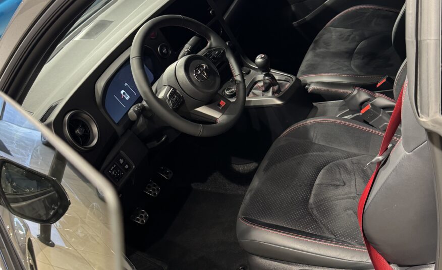TOYOTA GR Yaris 1.6T 276 MANUAL RZ