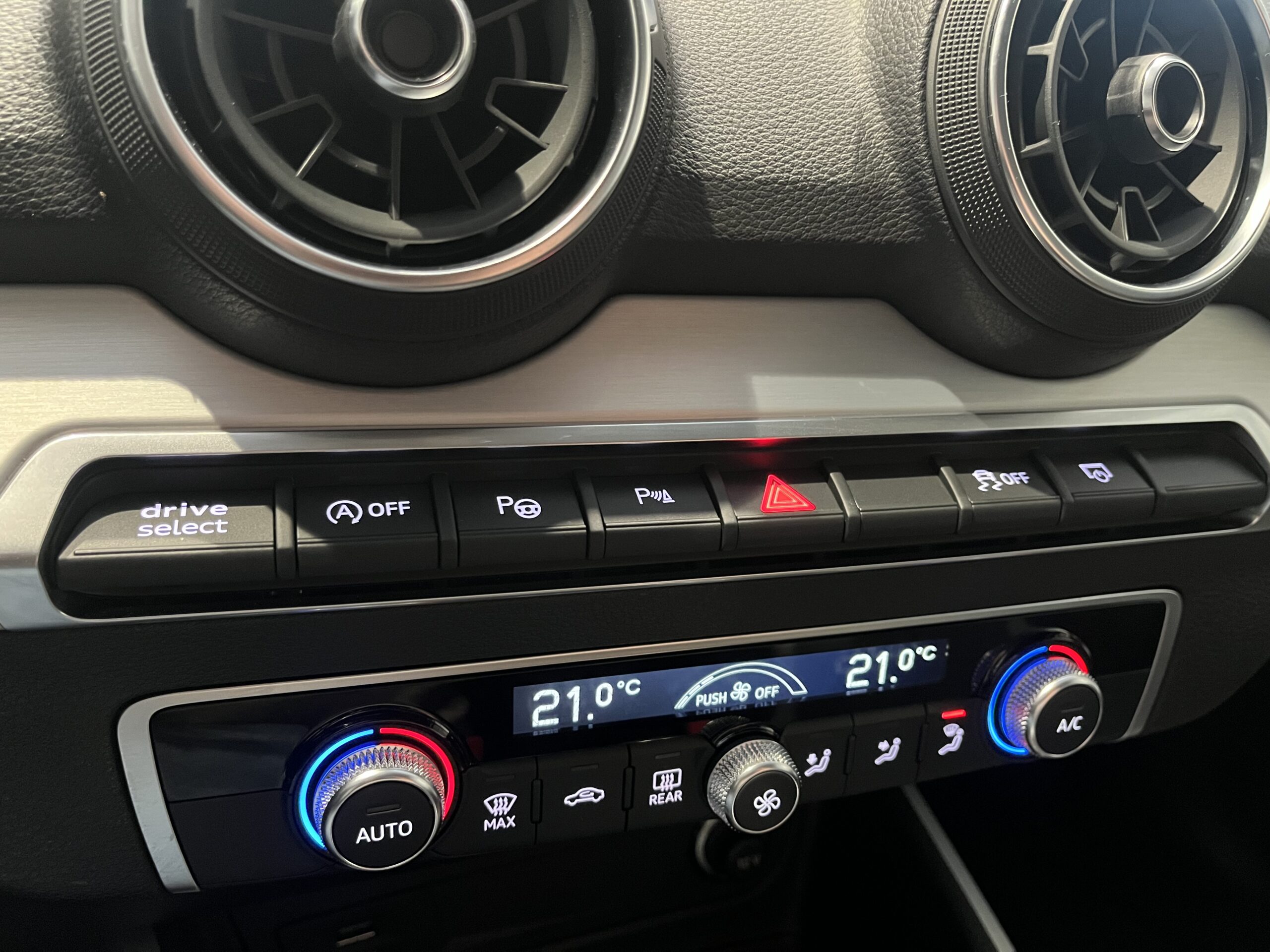 AUDI Q2 Sport 30 TDI S tronic