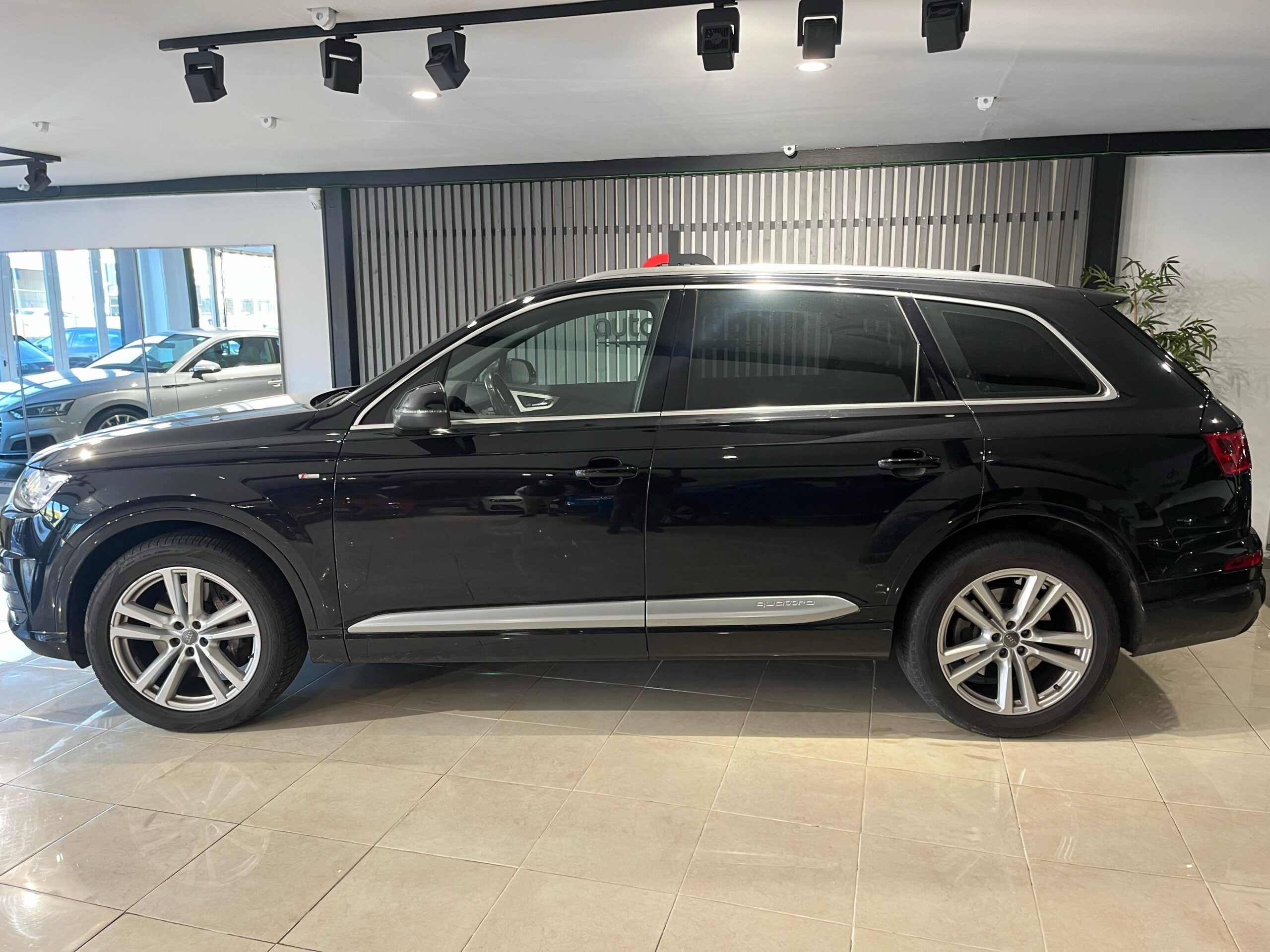 AUDI – Q7 3.0 TDI 272CV quattro tiptronic Sport