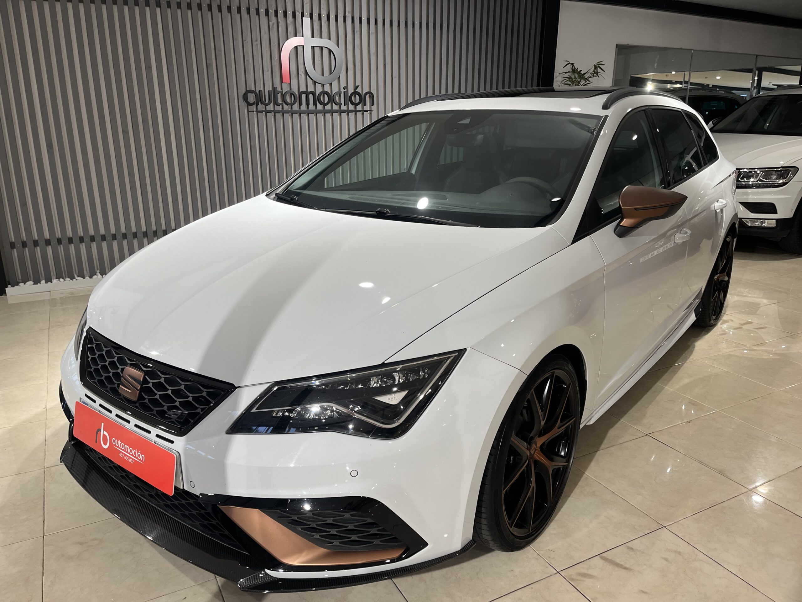 SEAT Leon ST 2.0 TSI 4Drive DSG SS Cupra