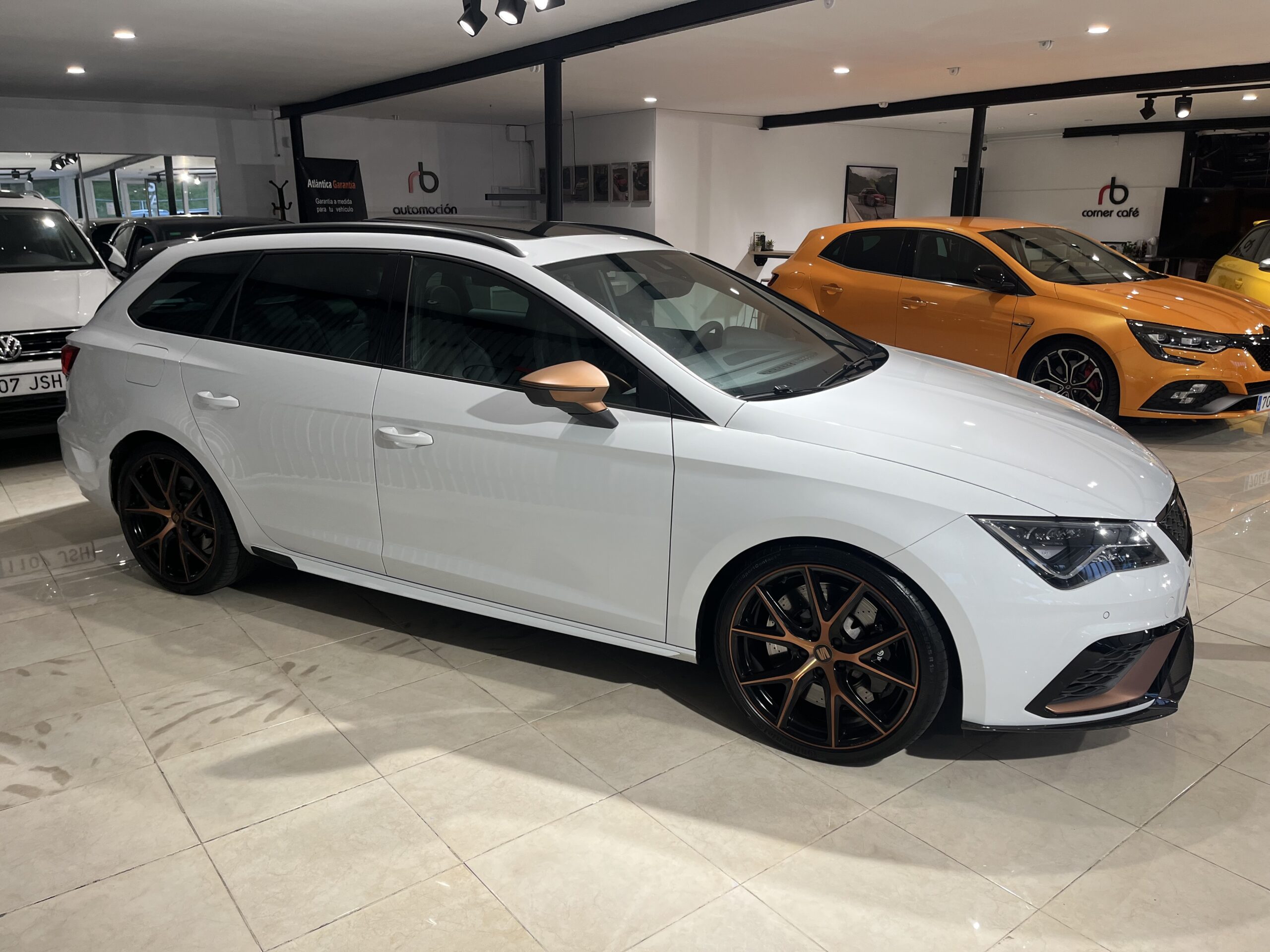 SEAT Leon ST 2.0 TSI 4Drive DSG SS Cupra
