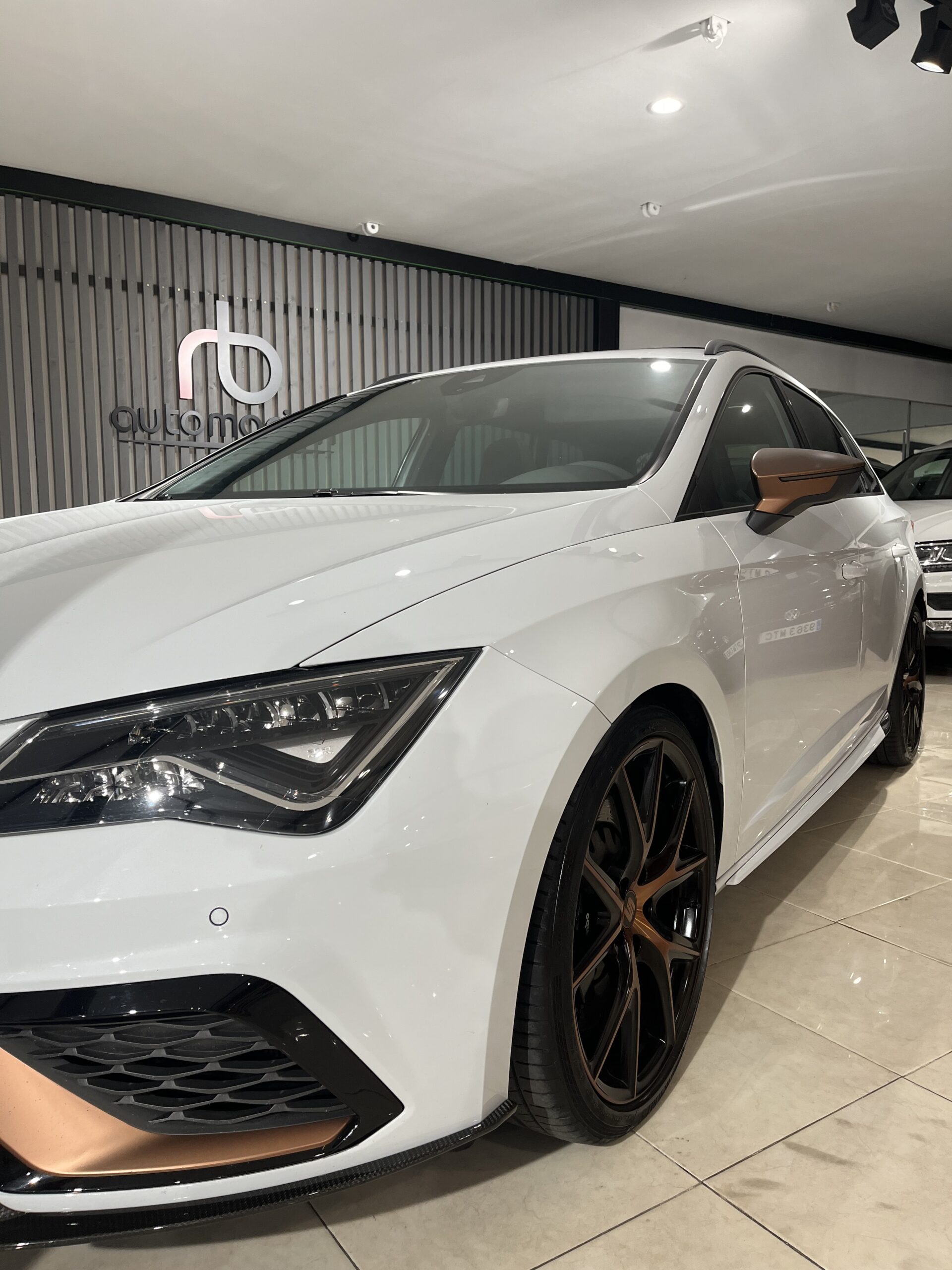 SEAT Leon ST 2.0 TSI 4Drive DSG SS Cupra