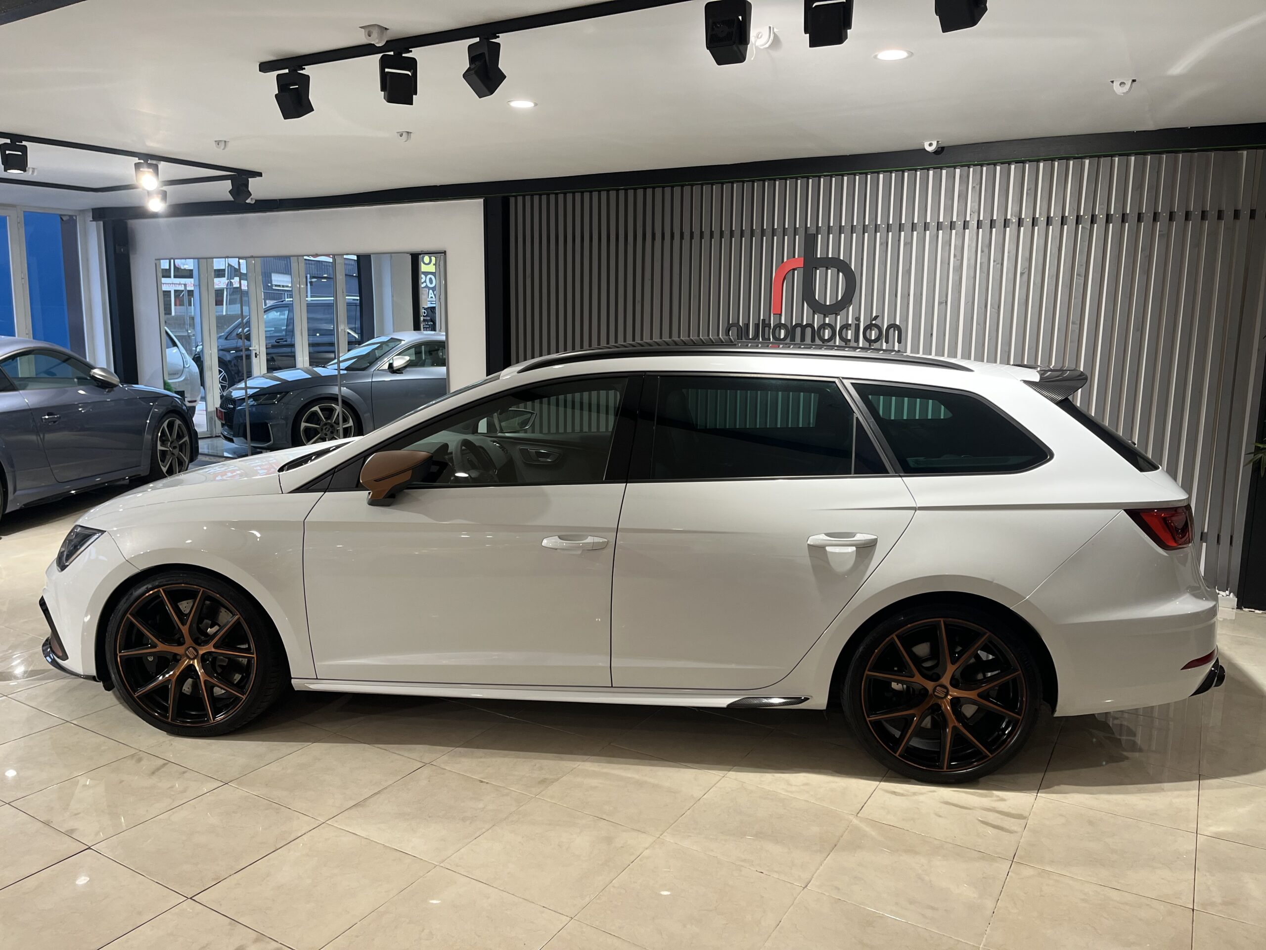 SEAT Leon ST 2.0 TSI 4Drive DSG SS Cupra