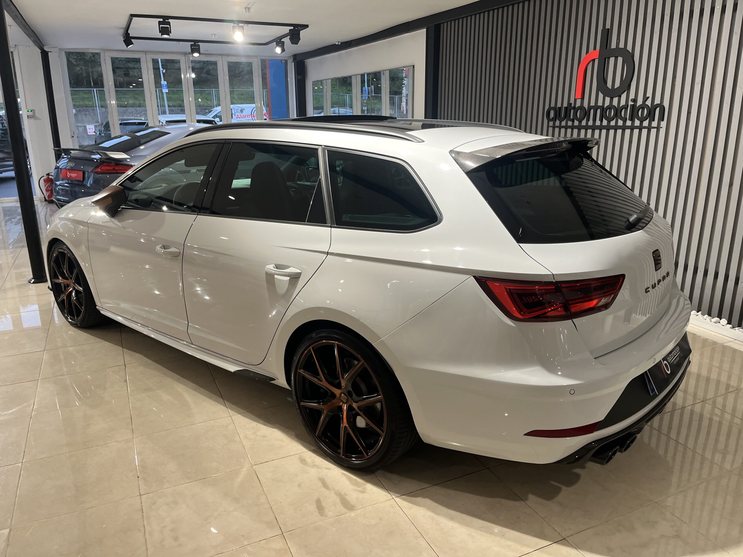 SEAT Leon ST 2.0 TSI 4Drive DSG SS Cupra