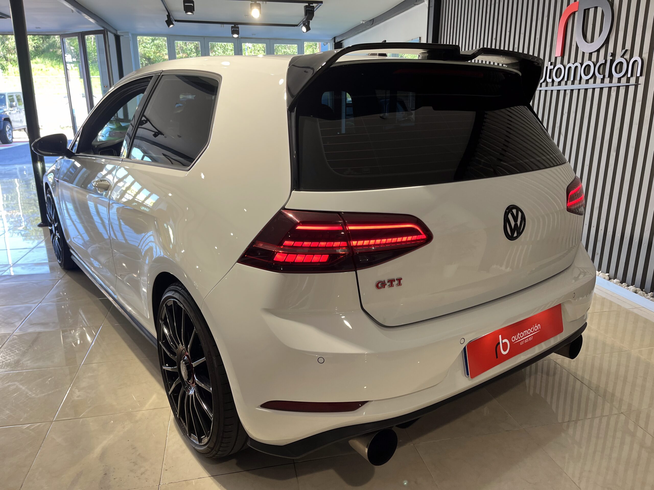 Volkswagen Gti 7.5 230cv