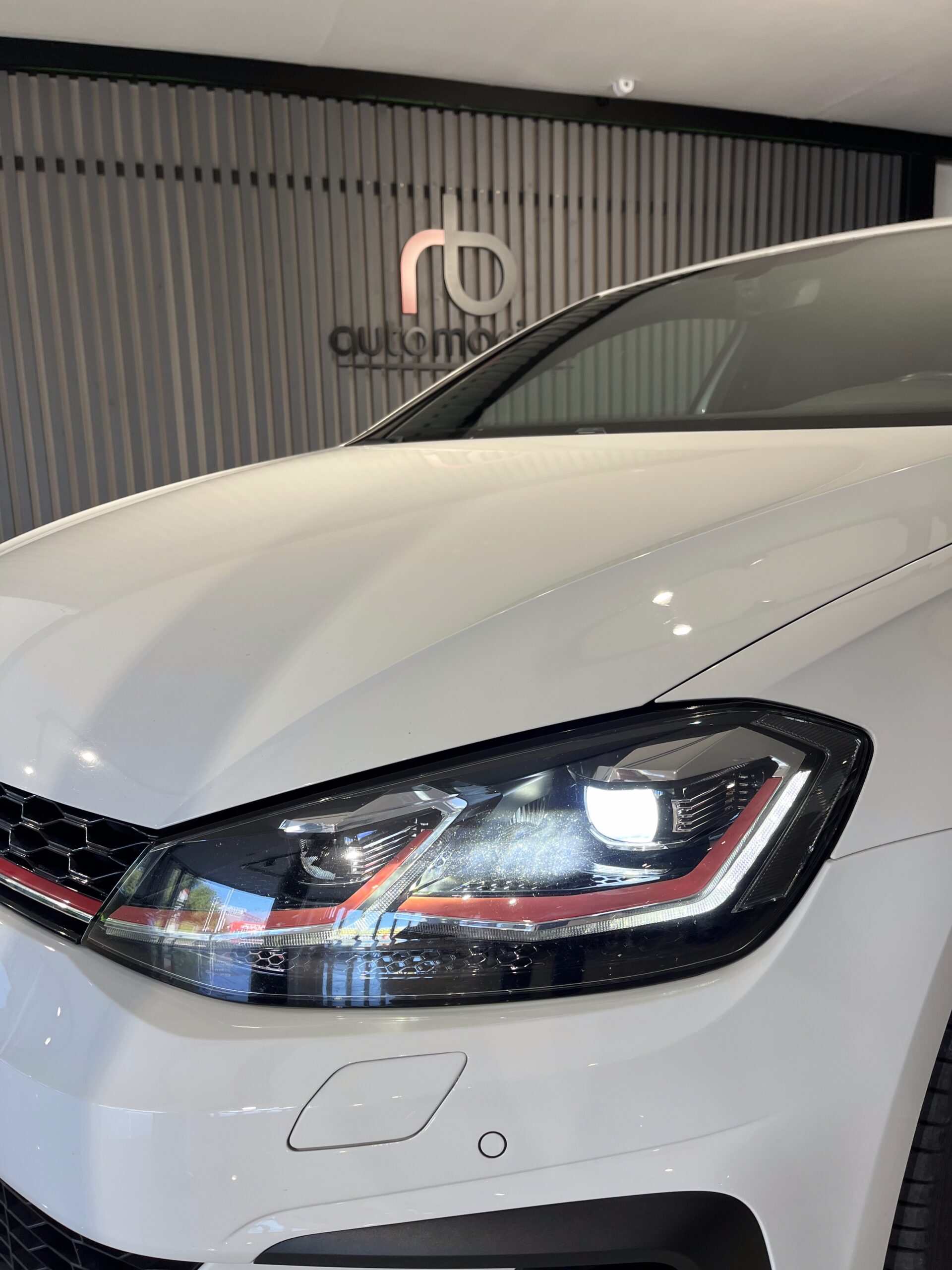 Volkswagen Gti 7.5 230cv