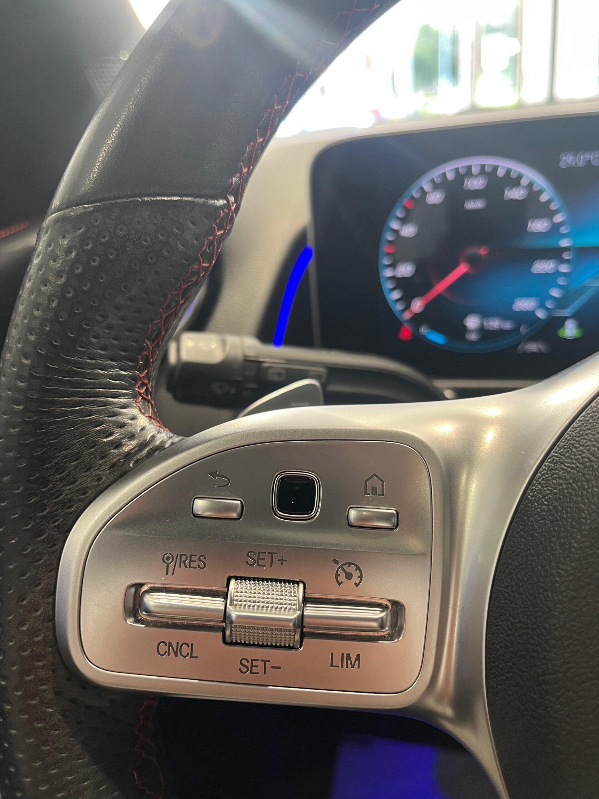 MERCEDES-BENZ GLB 2.0 GLB 200 D DCT