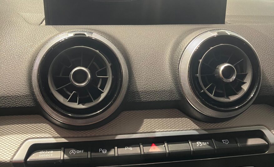 AUDI Q2 S line 30 TDI