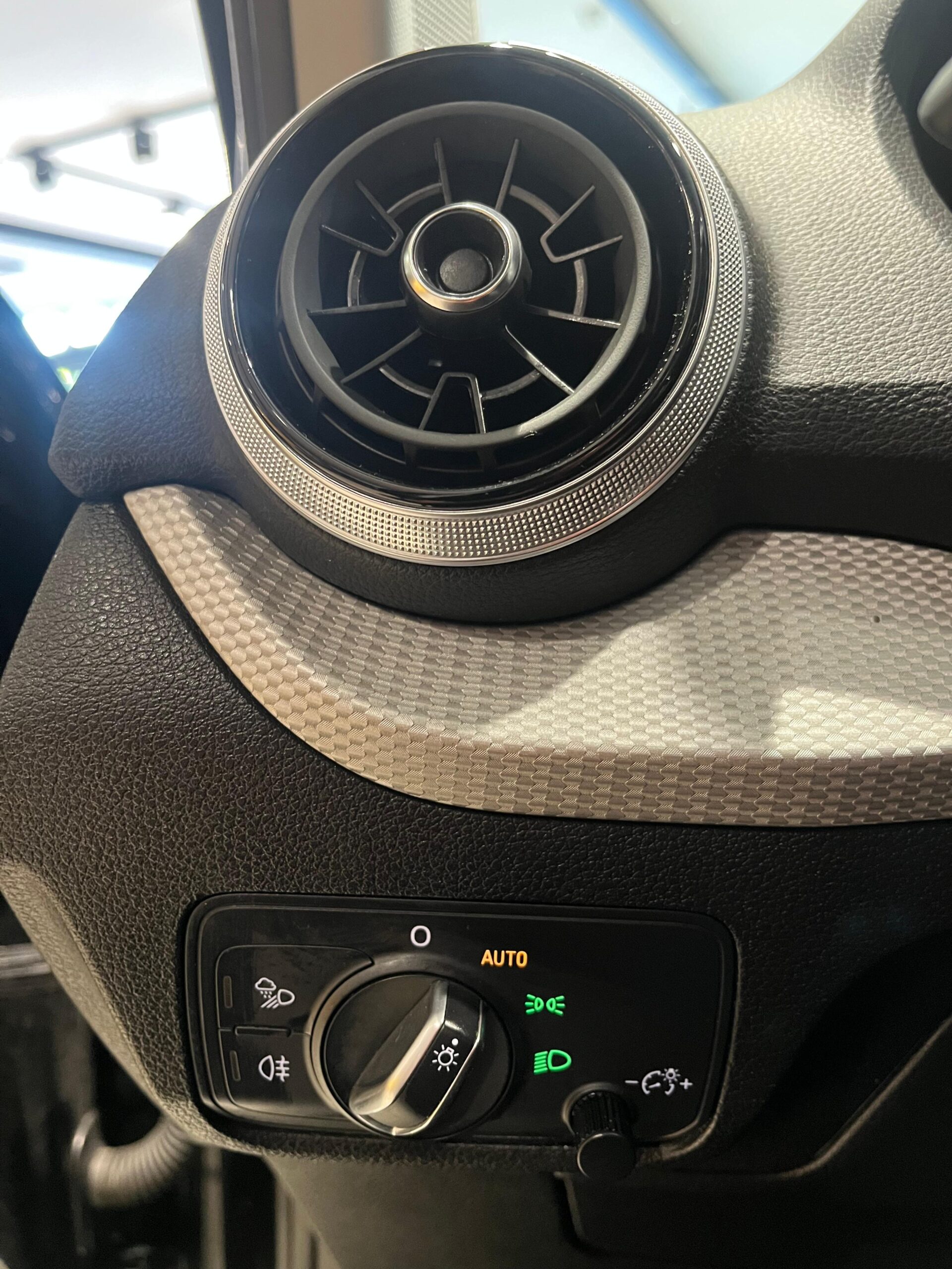 AUDI Q2 S line 30 TDI