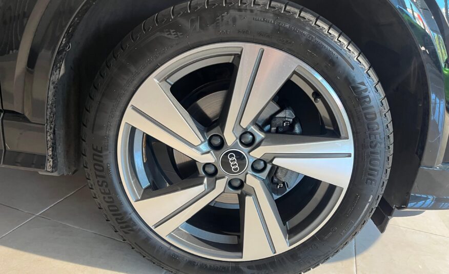 AUDI Q2 S line 30 TDI