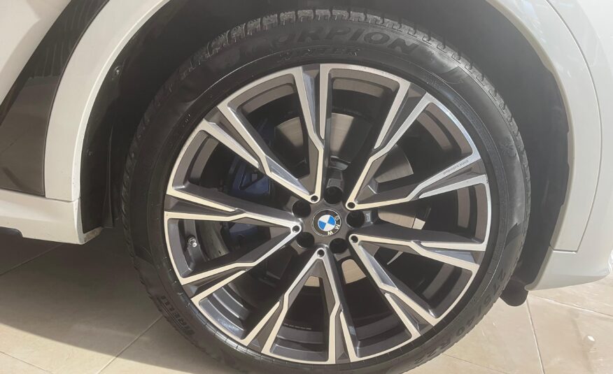 BMW X7 M50d