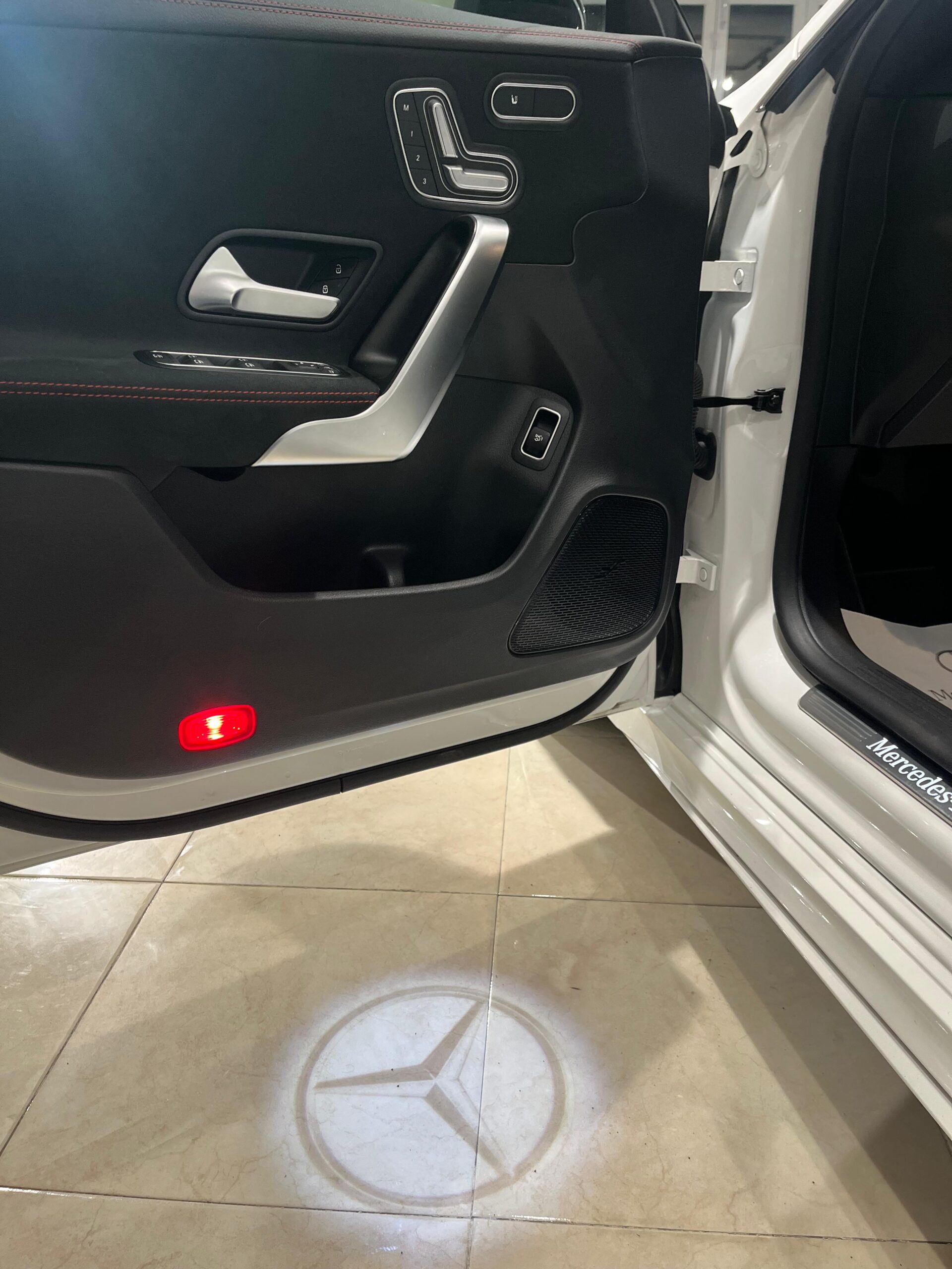 MERCEDES-BENZ CLA CLA 200