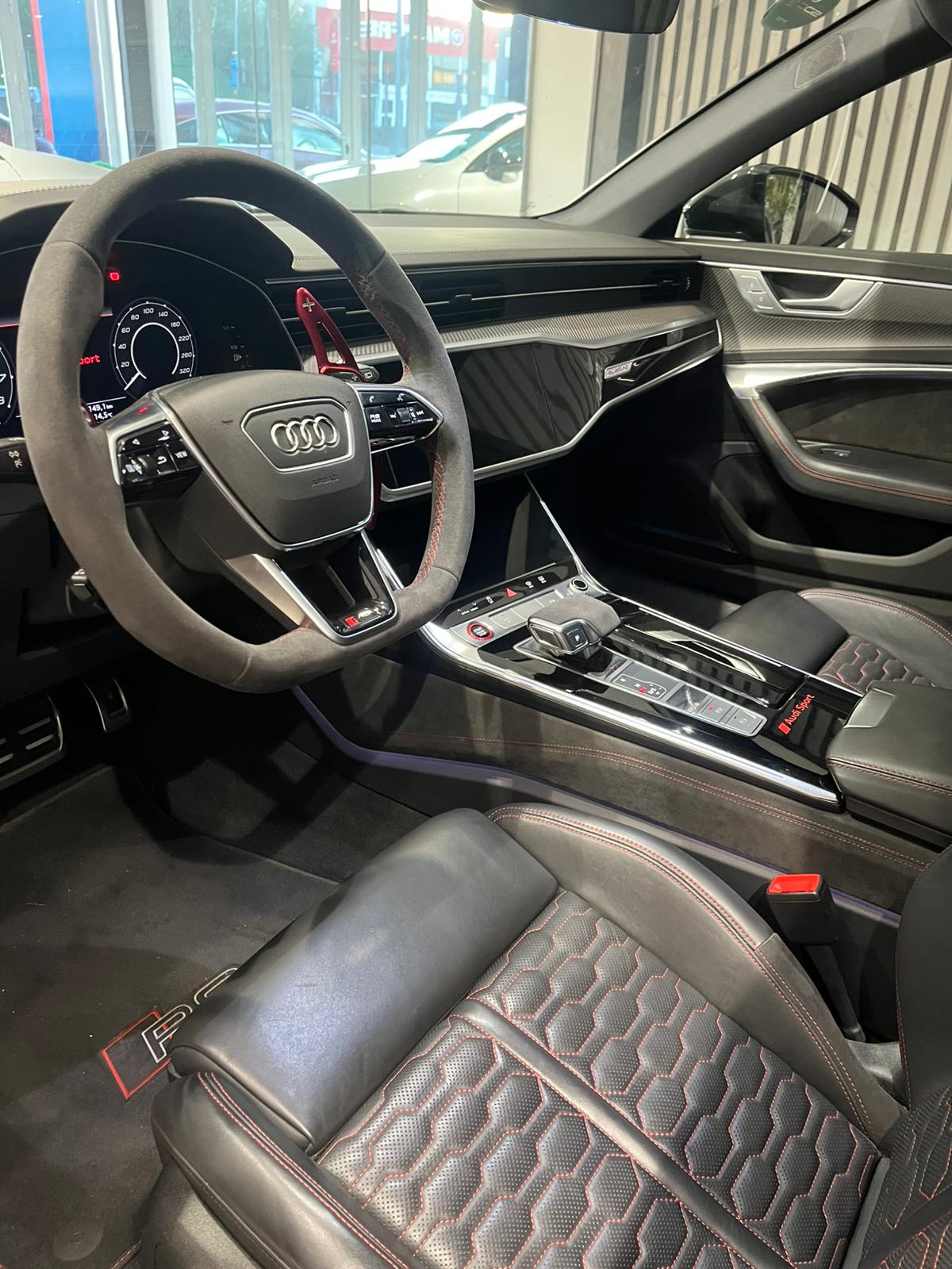 AUDI A6 RS 6 Avant TFSI quattro