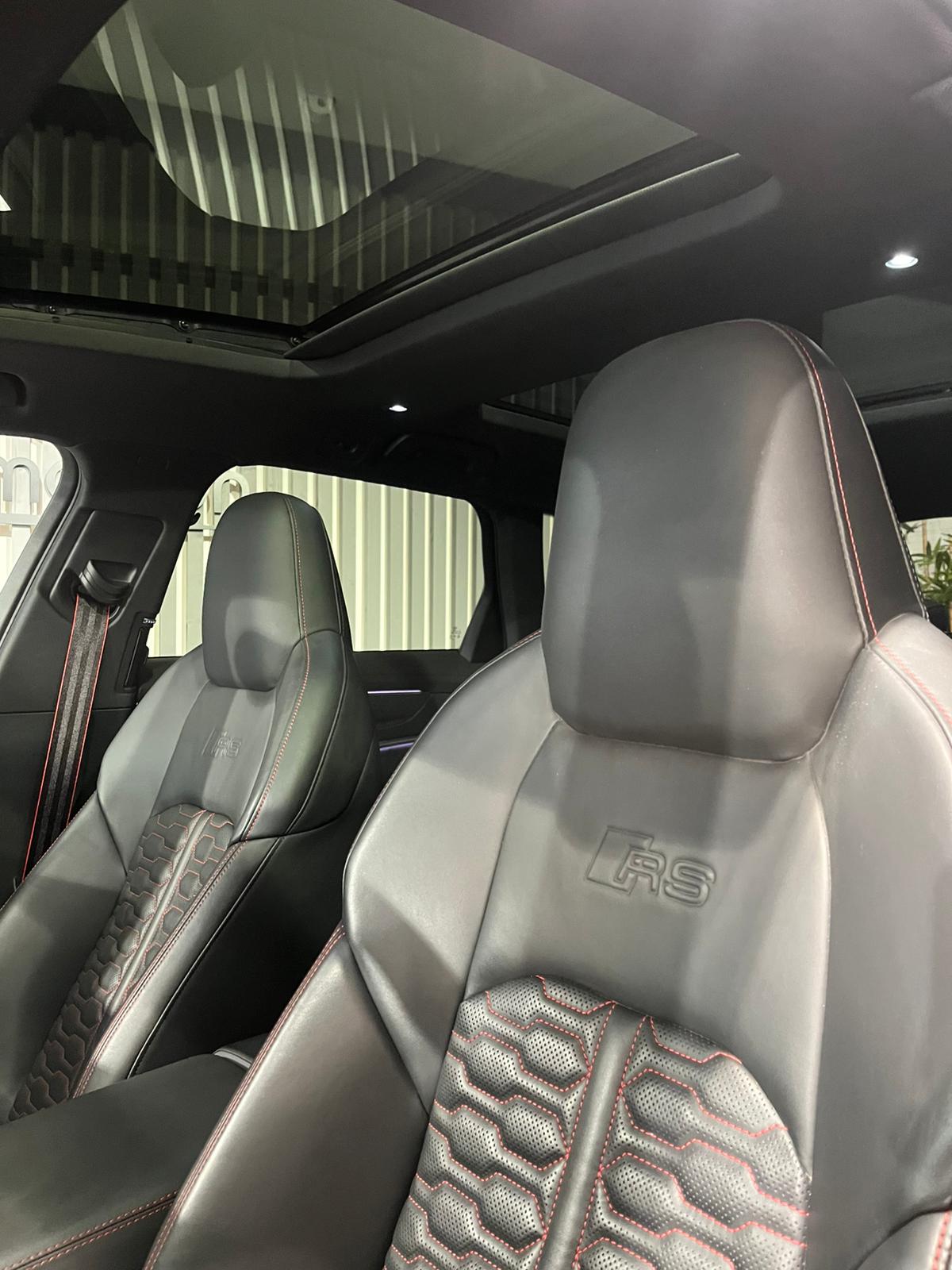 AUDI A6 RS 6 Avant TFSI quattro