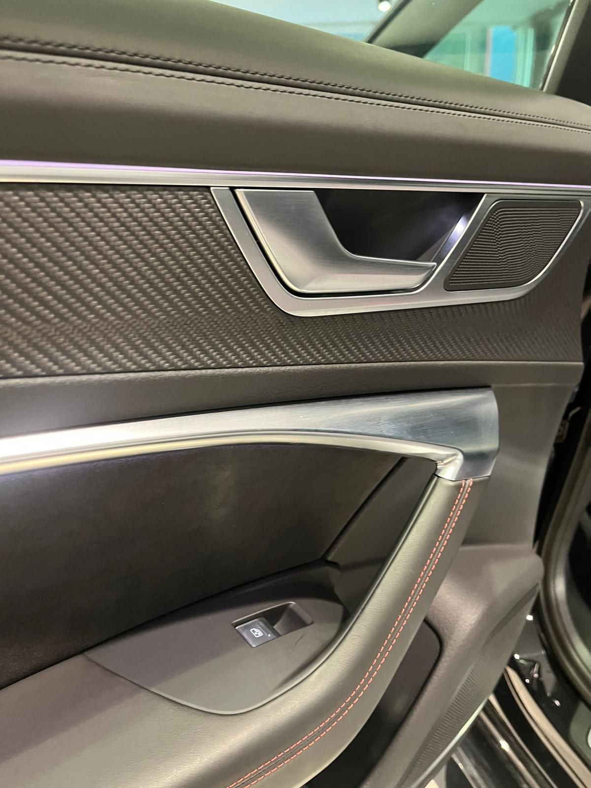 AUDI A6 RS 6 Avant TFSI quattro