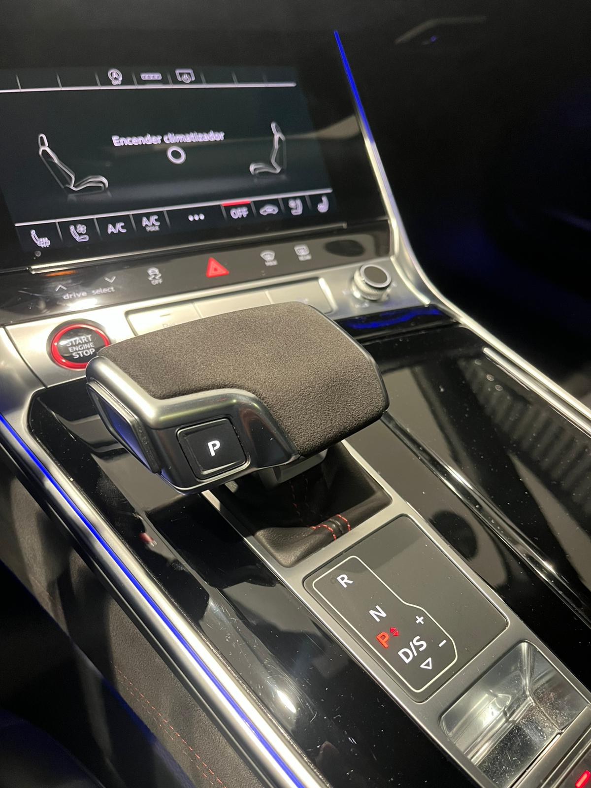 AUDI A6 RS 6 Avant TFSI quattro