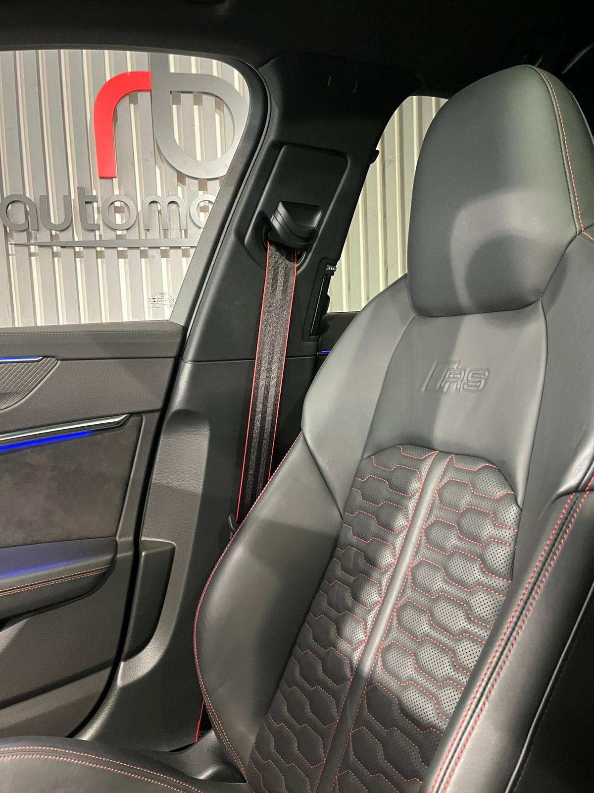 AUDI A6 RS 6 Avant TFSI quattro