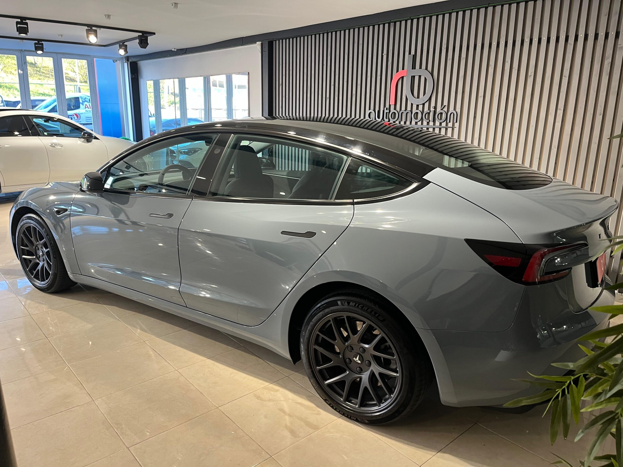 Tesla Model 3 Highland