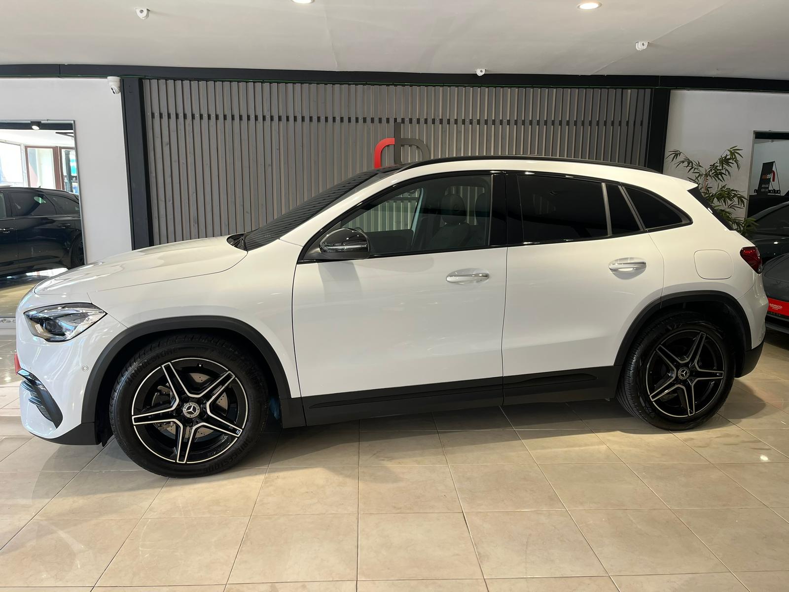 MERCEDES-BENZ GLA 200 D