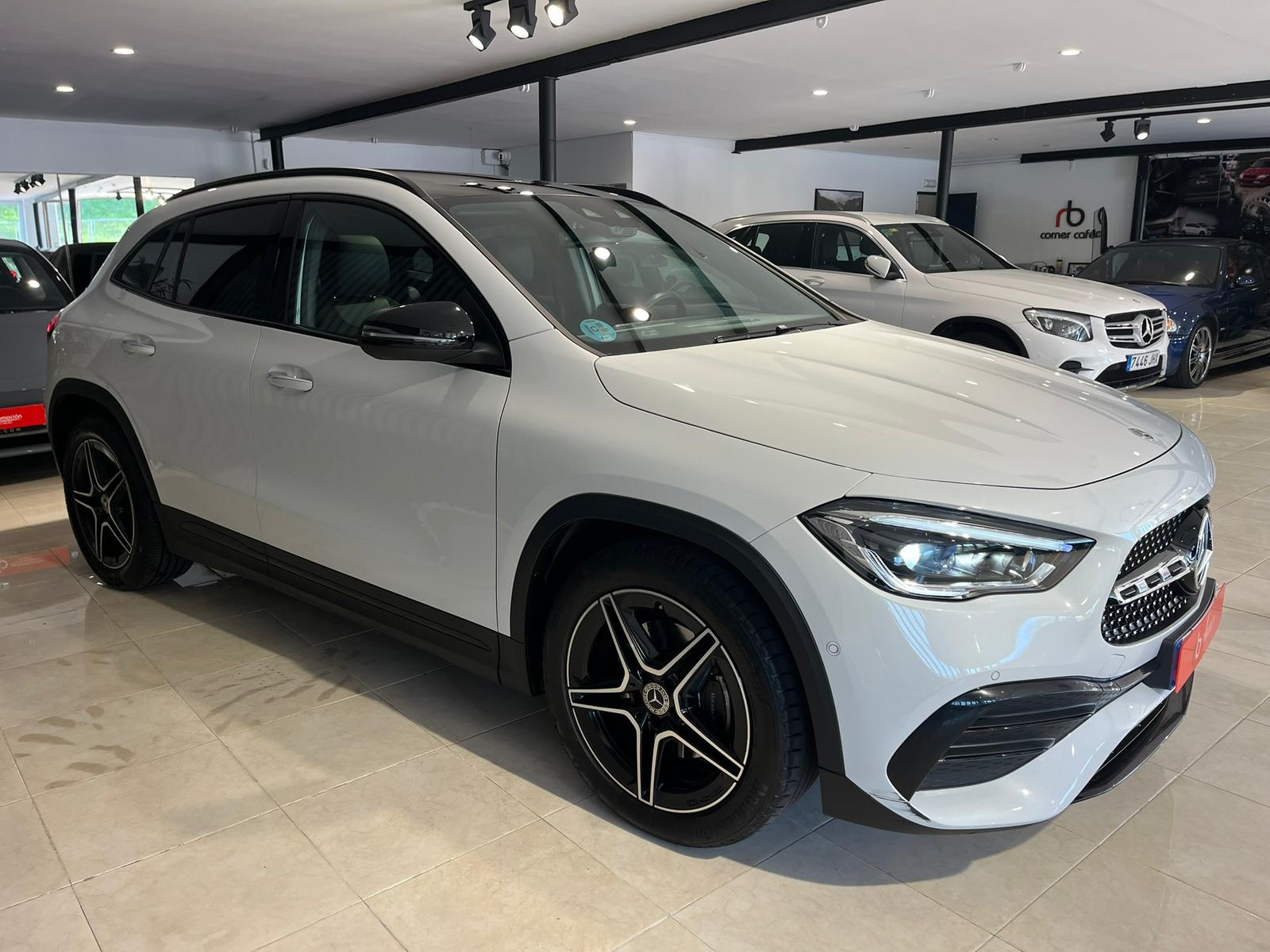 MERCEDES-BENZ GLA 200 D