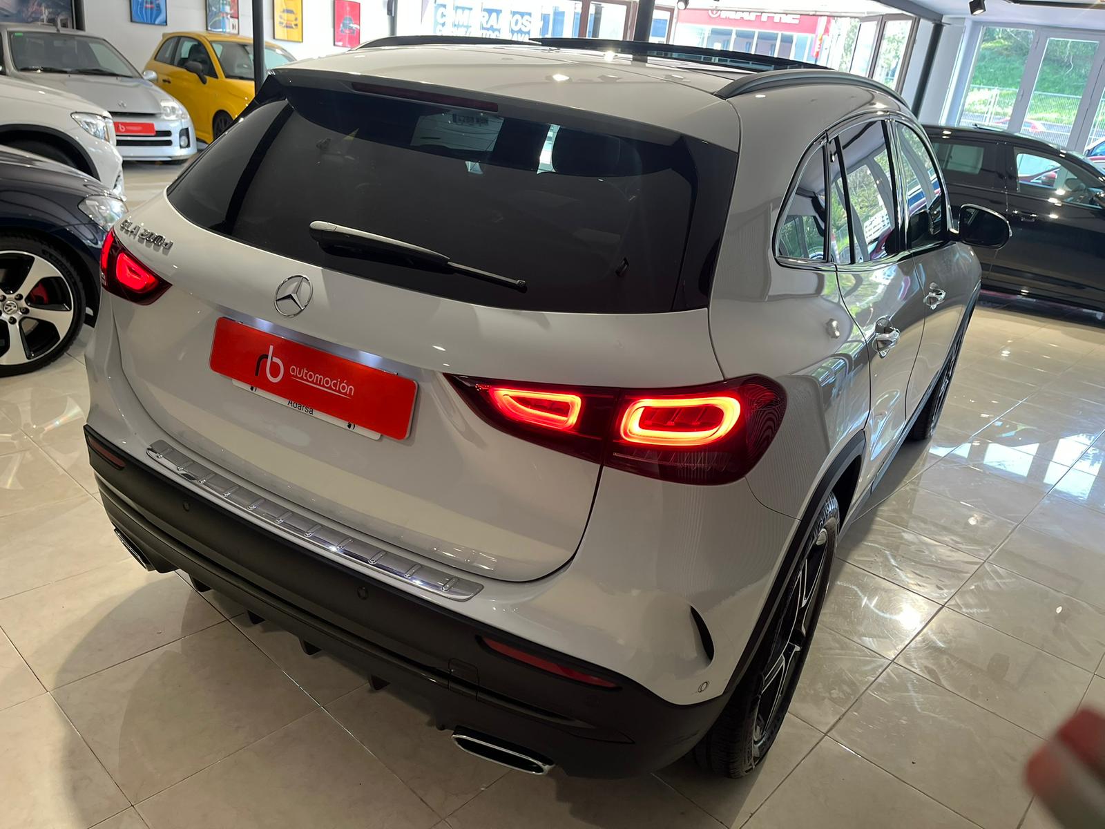 MERCEDES-BENZ GLA 200 D
