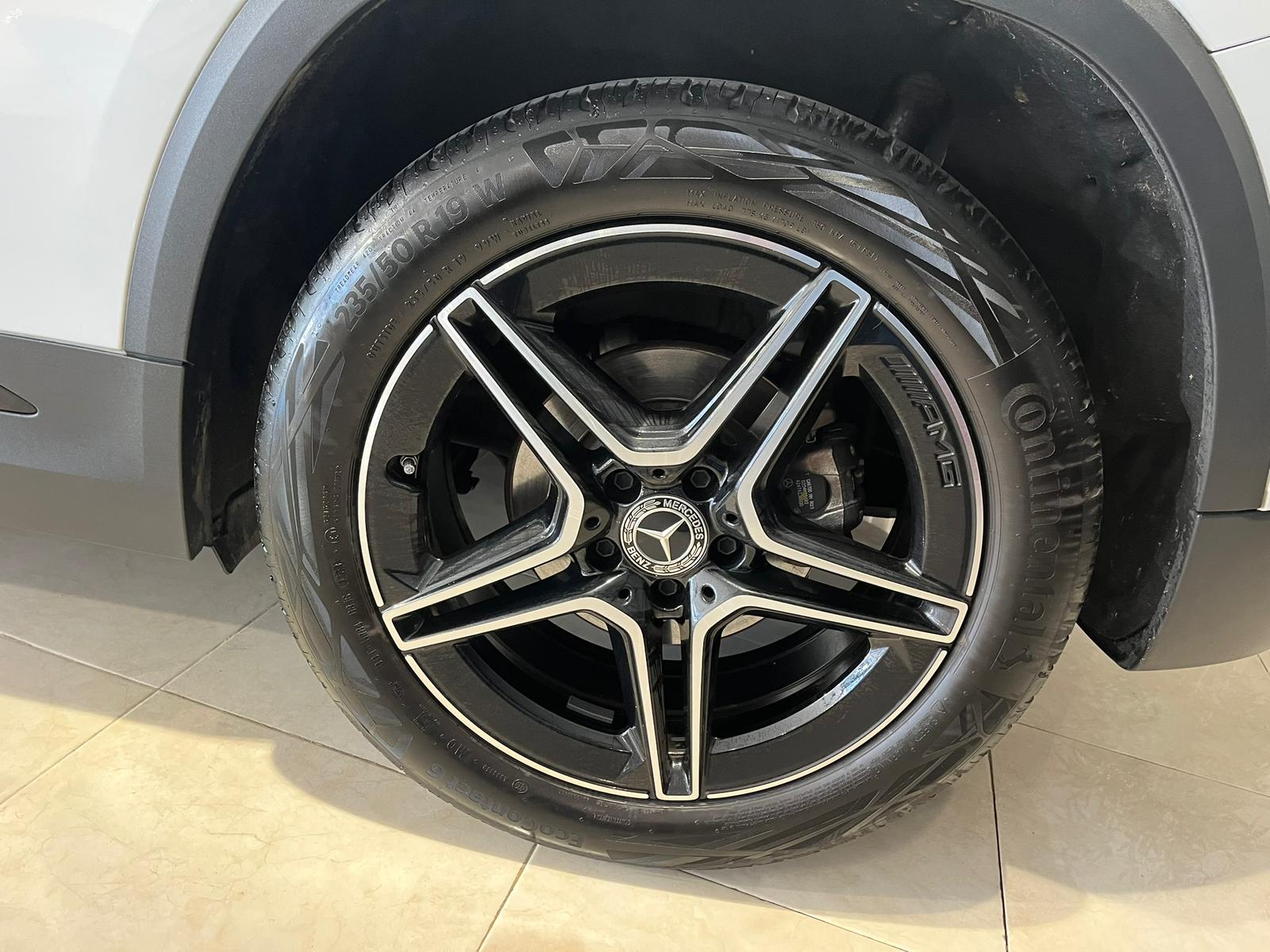 MERCEDES-BENZ GLA 200 D