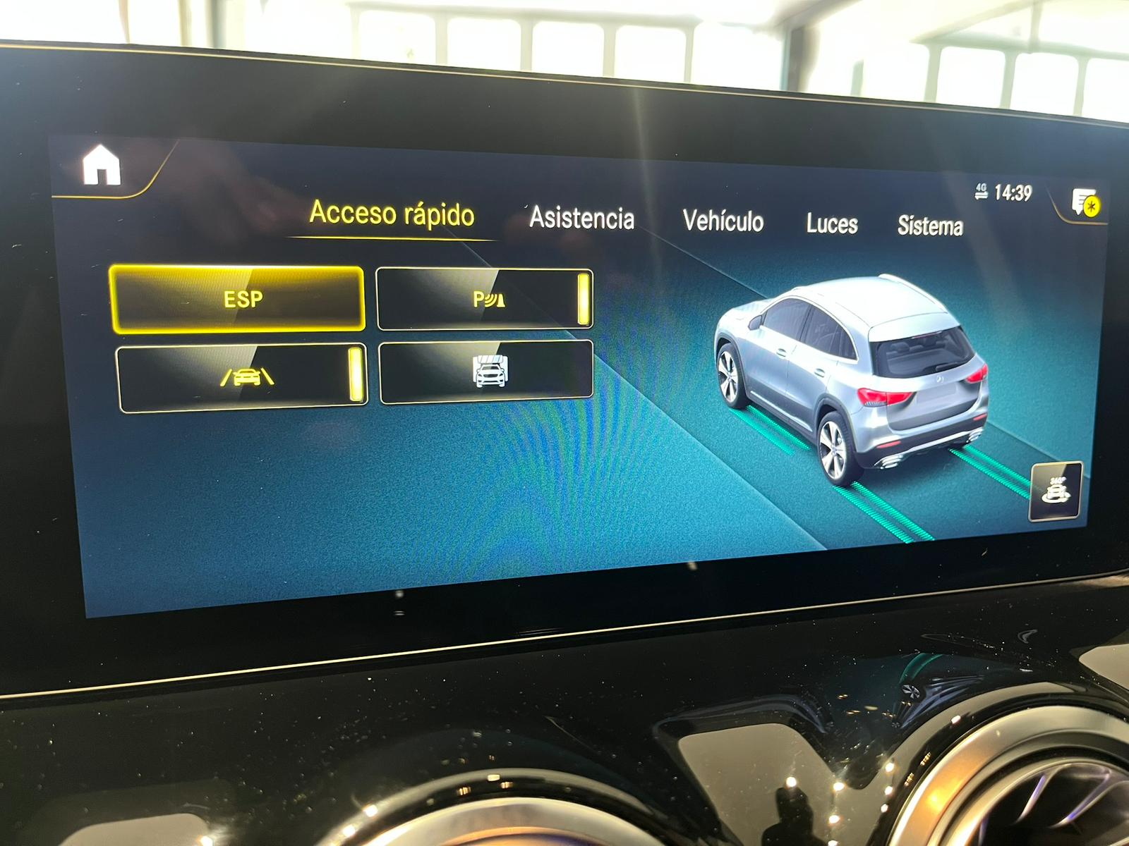 MERCEDES-BENZ GLA 200 D