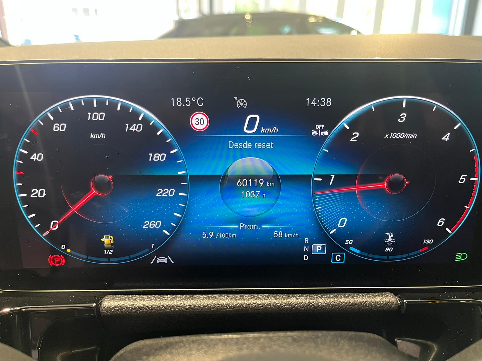 MERCEDES-BENZ GLA 200 D