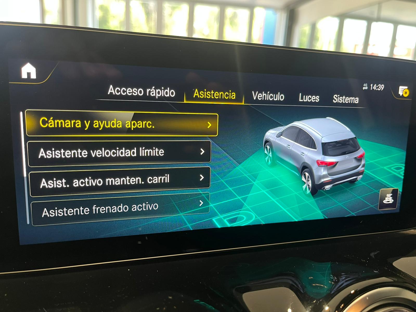 MERCEDES-BENZ GLA 200 D