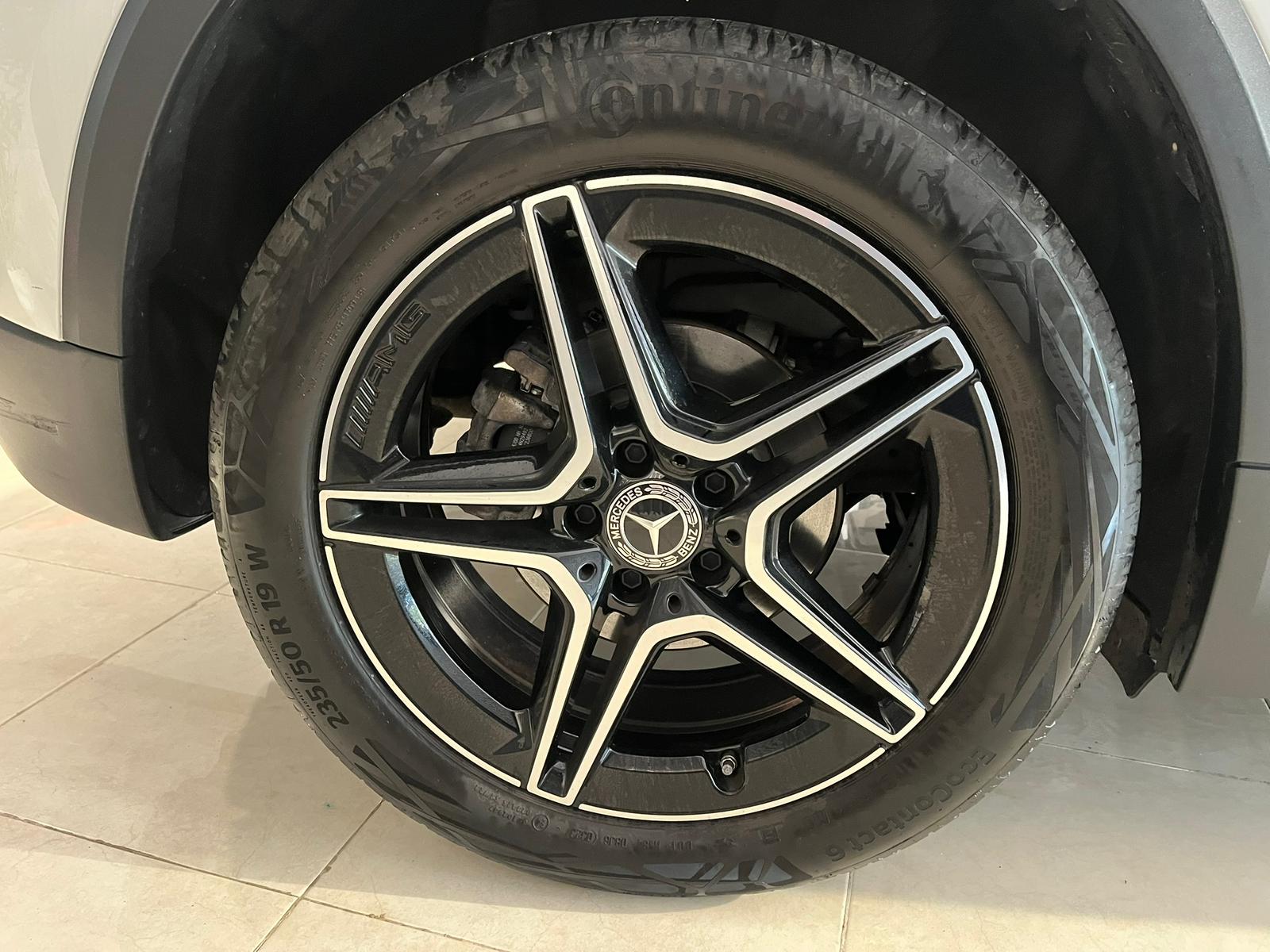 MERCEDES-BENZ GLA 200 D