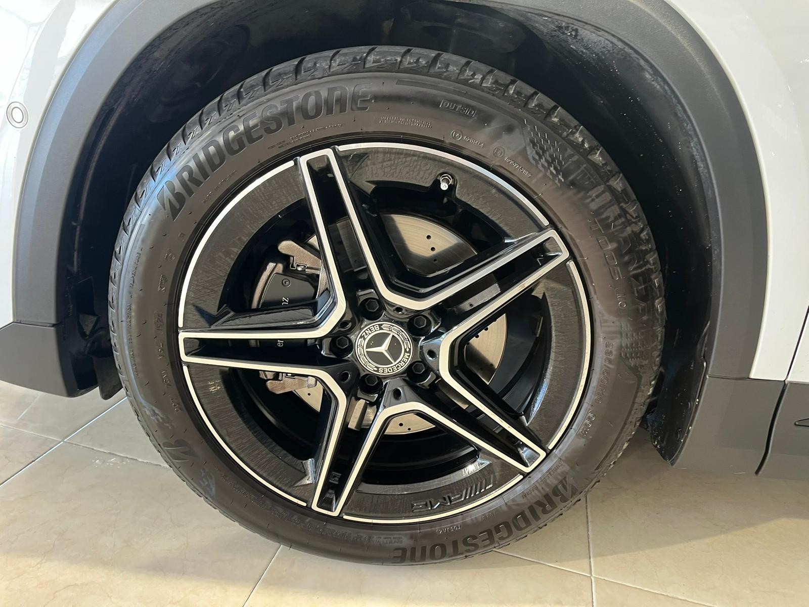 MERCEDES-BENZ GLA 200 D