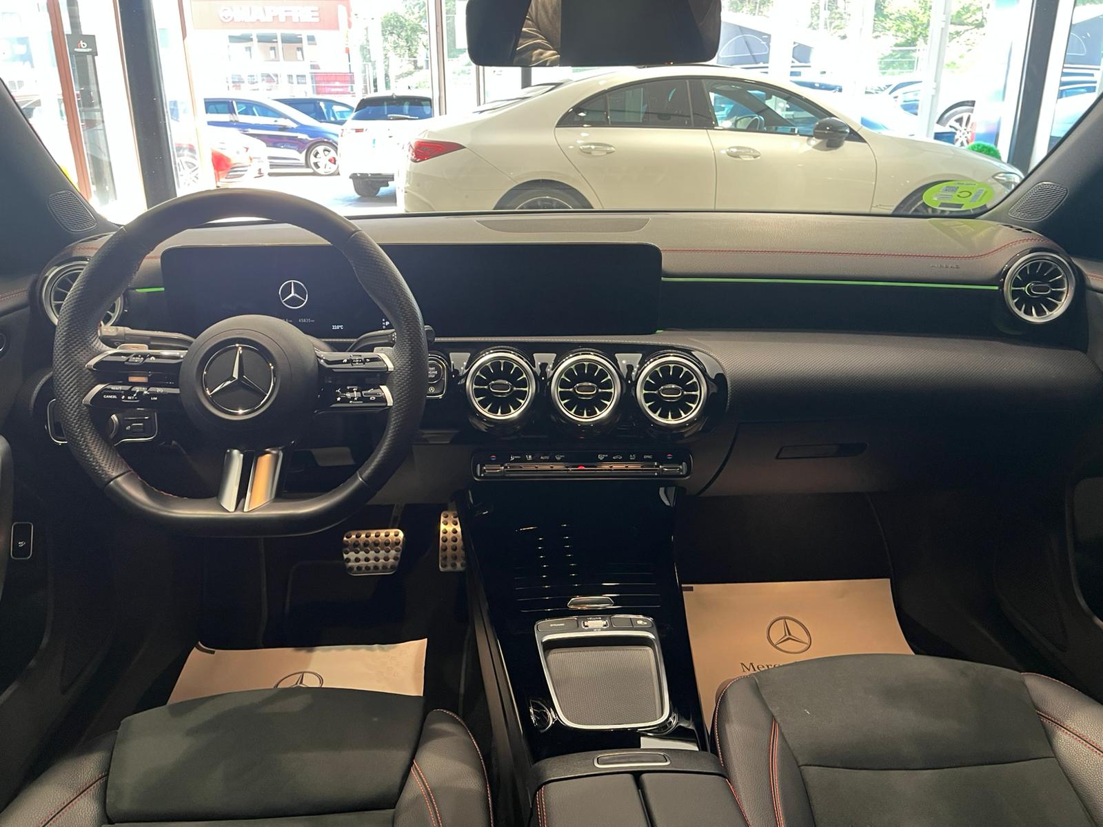MERCEDES-BENZ CLA 200 D DCT
