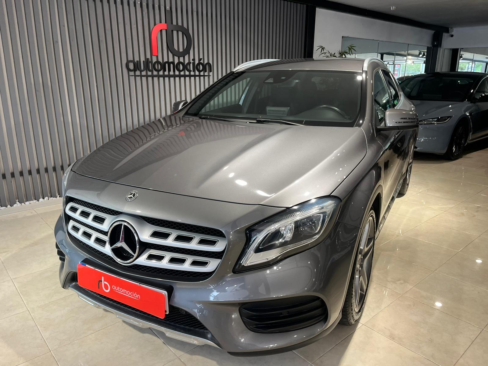 MERCEDES-BENZ GLA 200 d