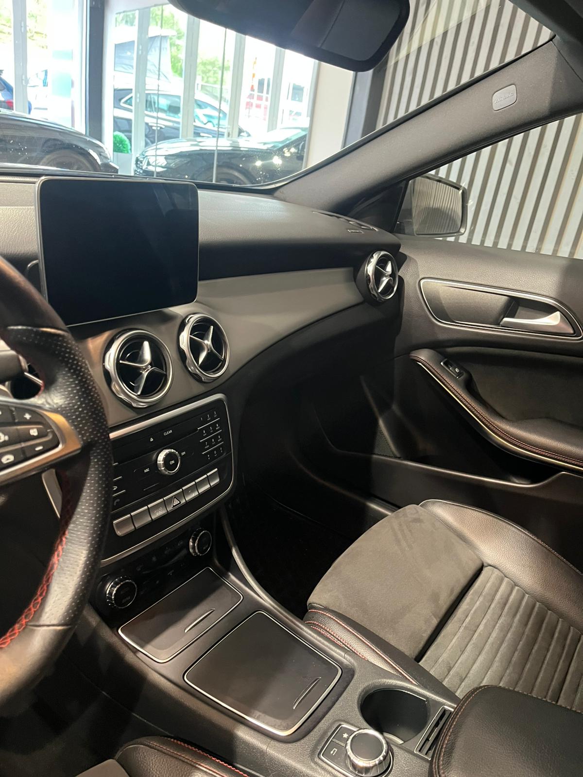 MERCEDES-BENZ GLA 200 d