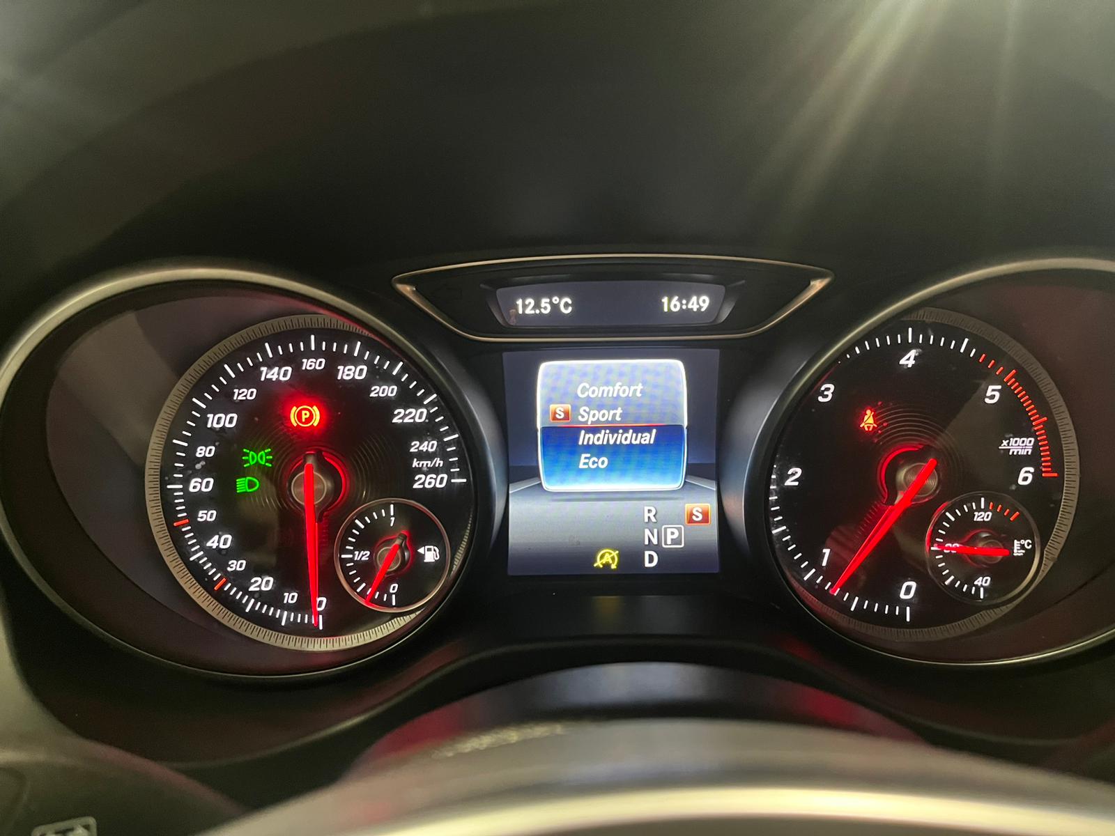 MERCEDES-BENZ GLA 200 d