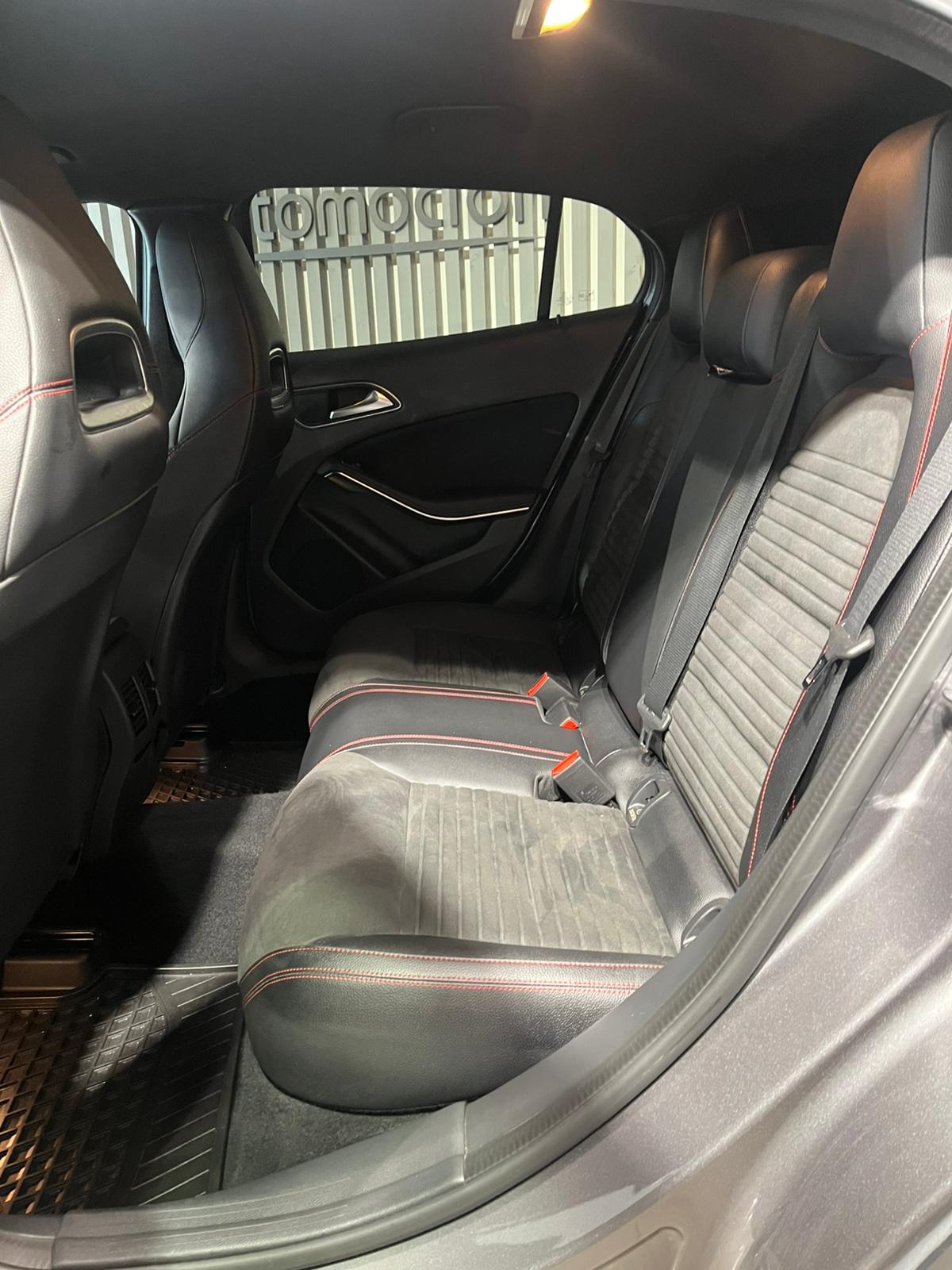 MERCEDES-BENZ GLA 200 d