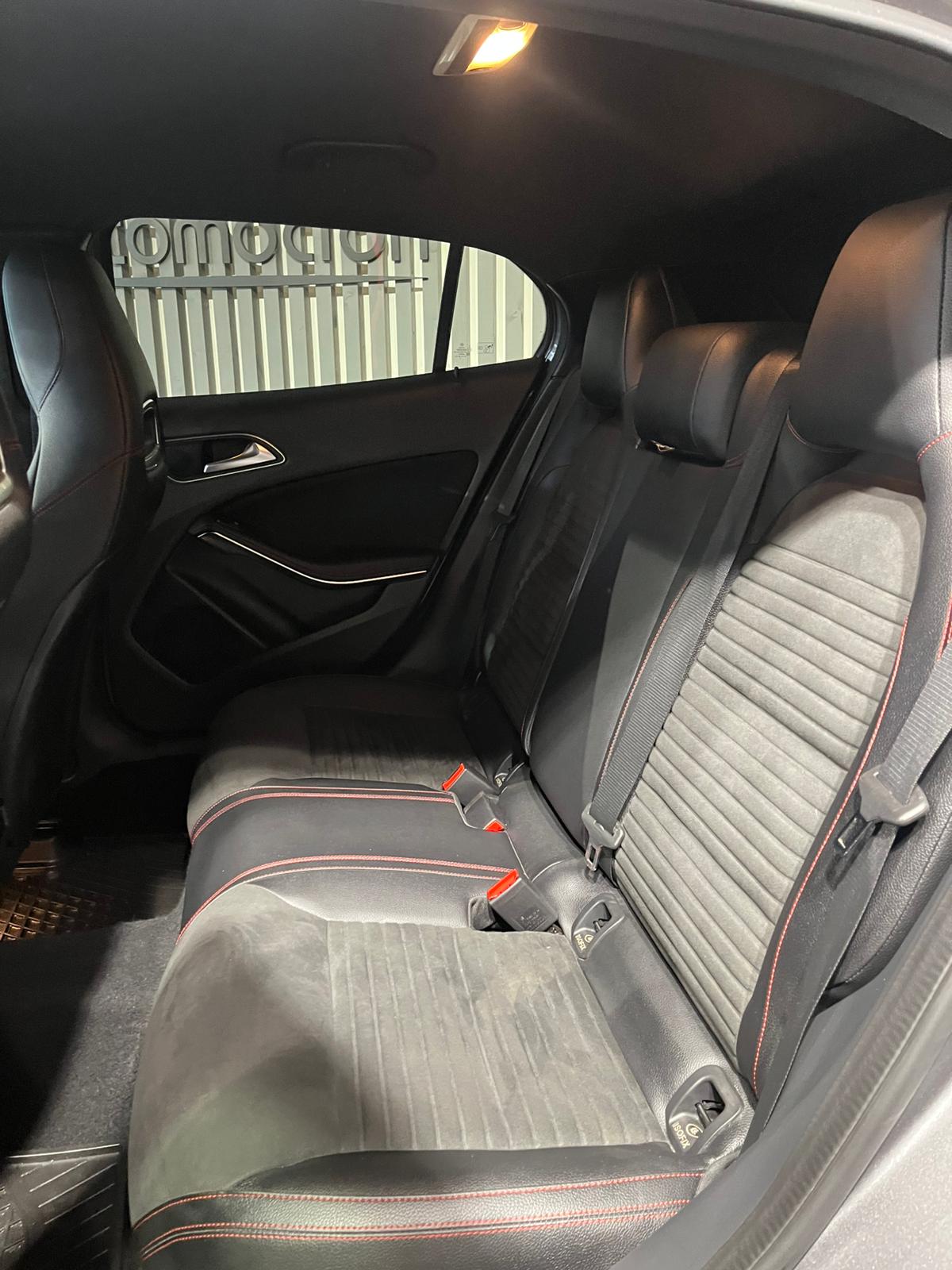 MERCEDES-BENZ GLA 200 d