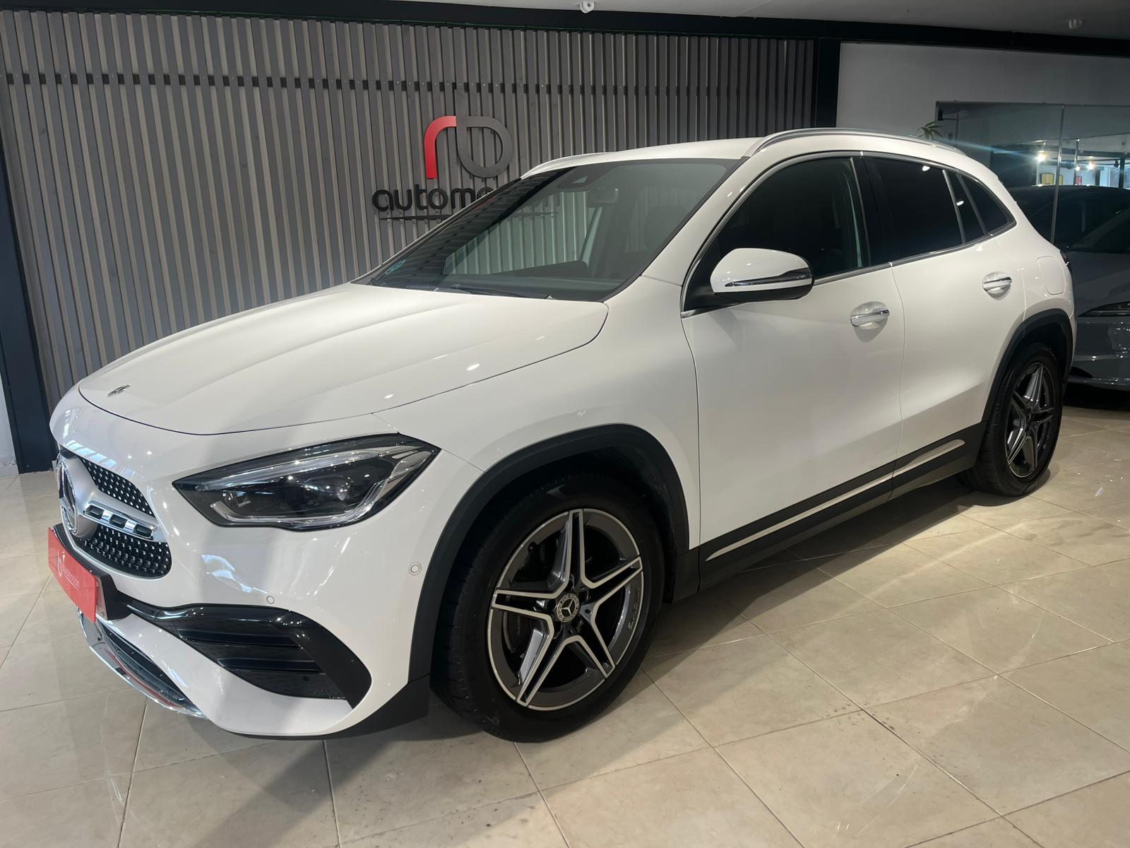 MERCEDES-BENZ GLA 200 D