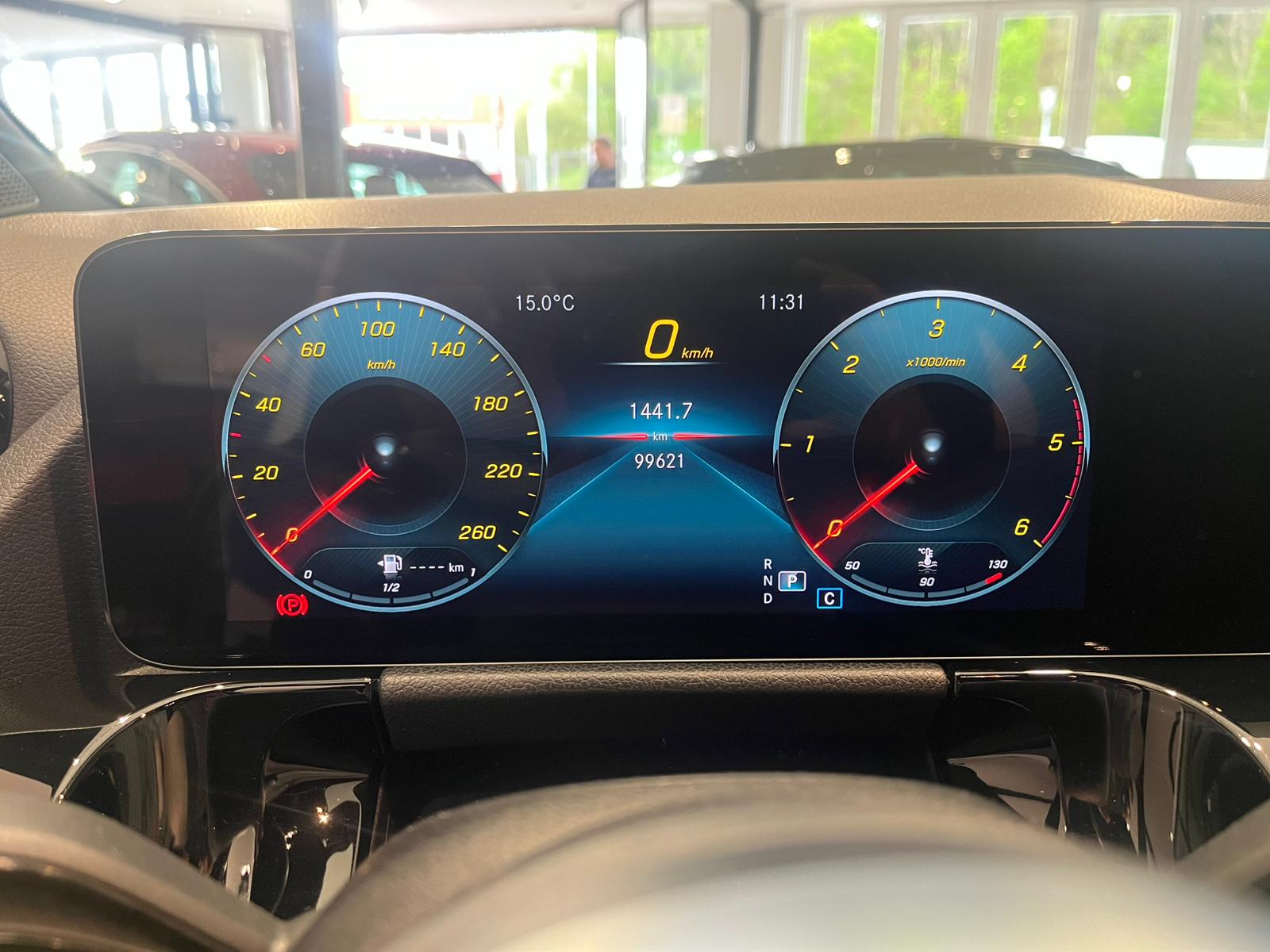 MERCEDES-BENZ GLA 200 D