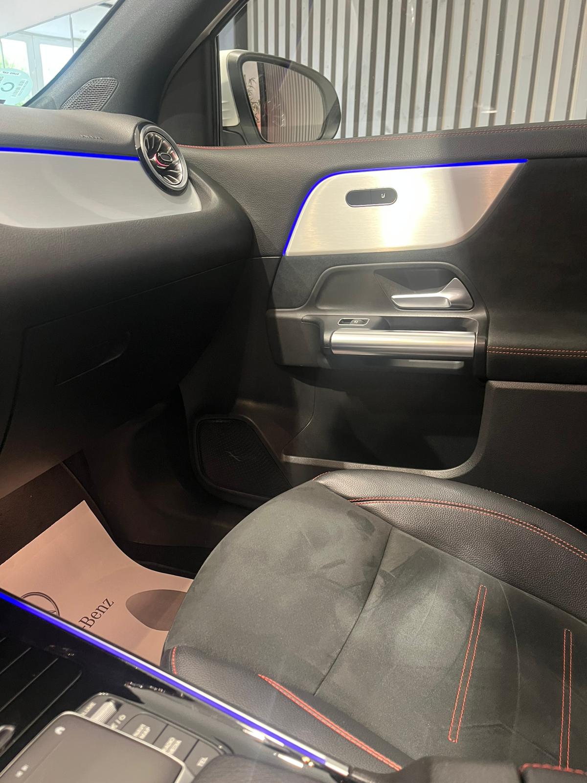 MERCEDES-BENZ GLA 200 D