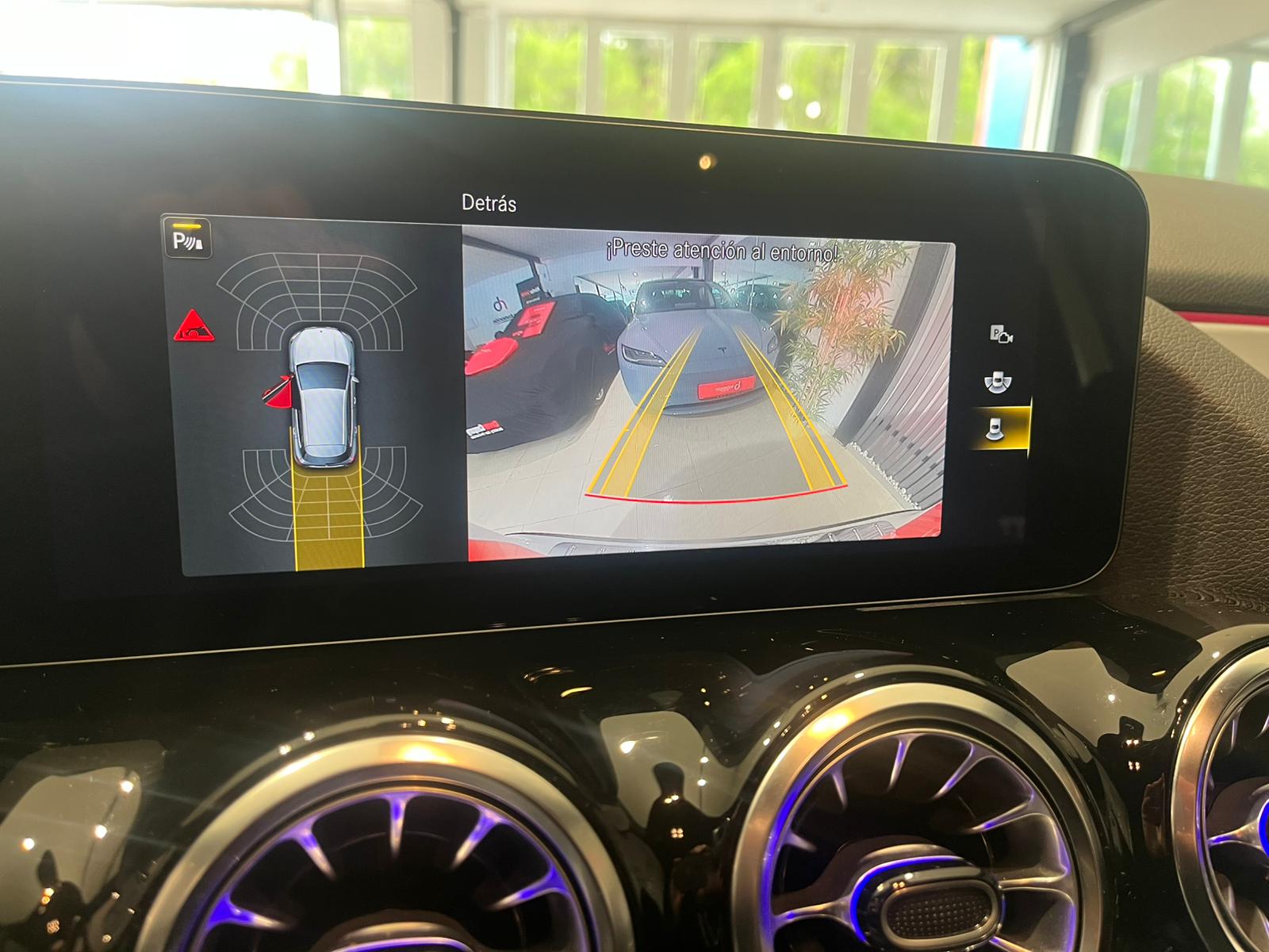 MERCEDES-BENZ GLA 200 D