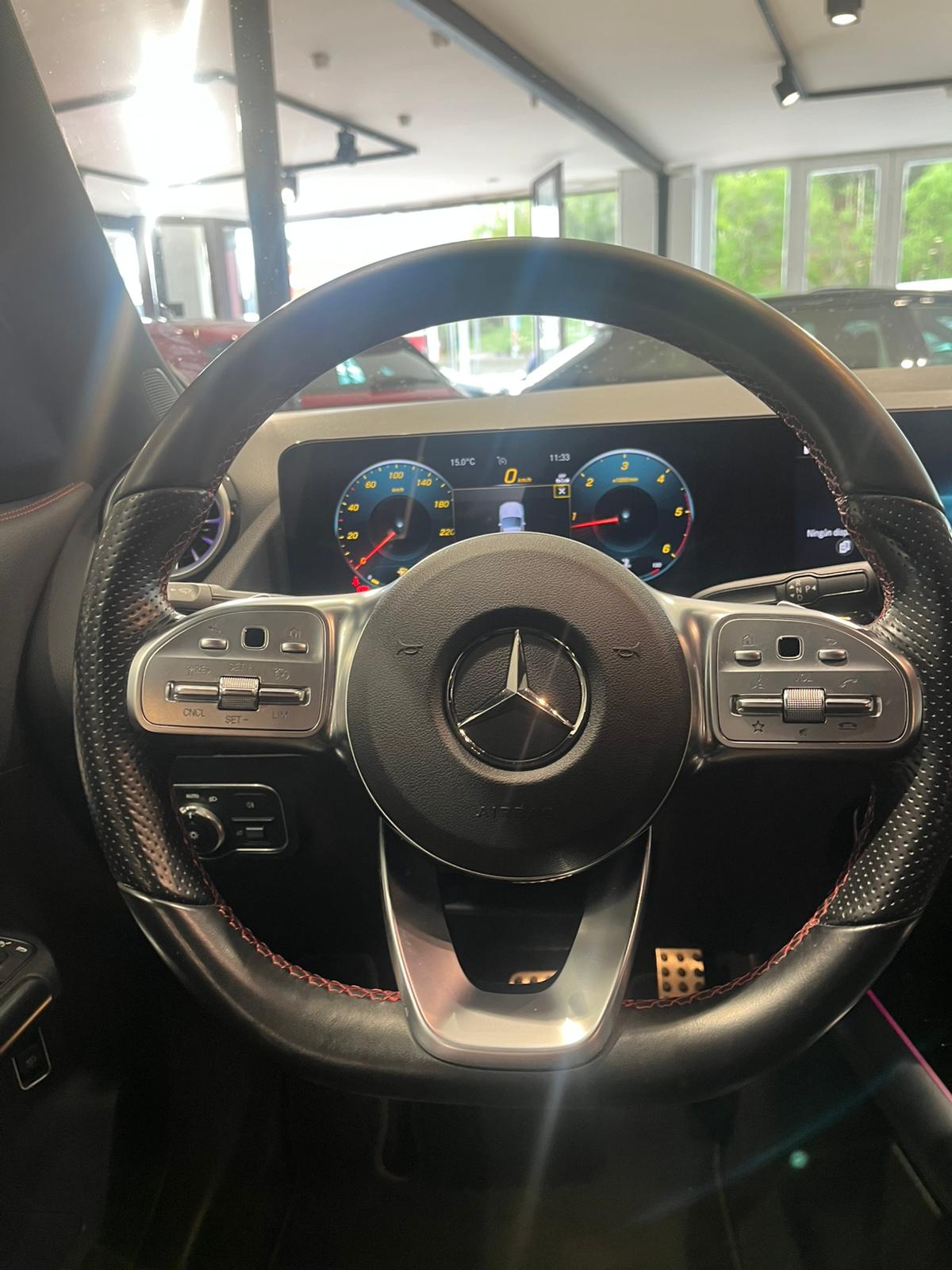 MERCEDES-BENZ GLA 200 D