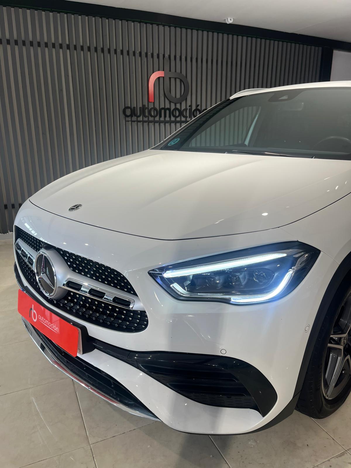 MERCEDES-BENZ GLA 200 D