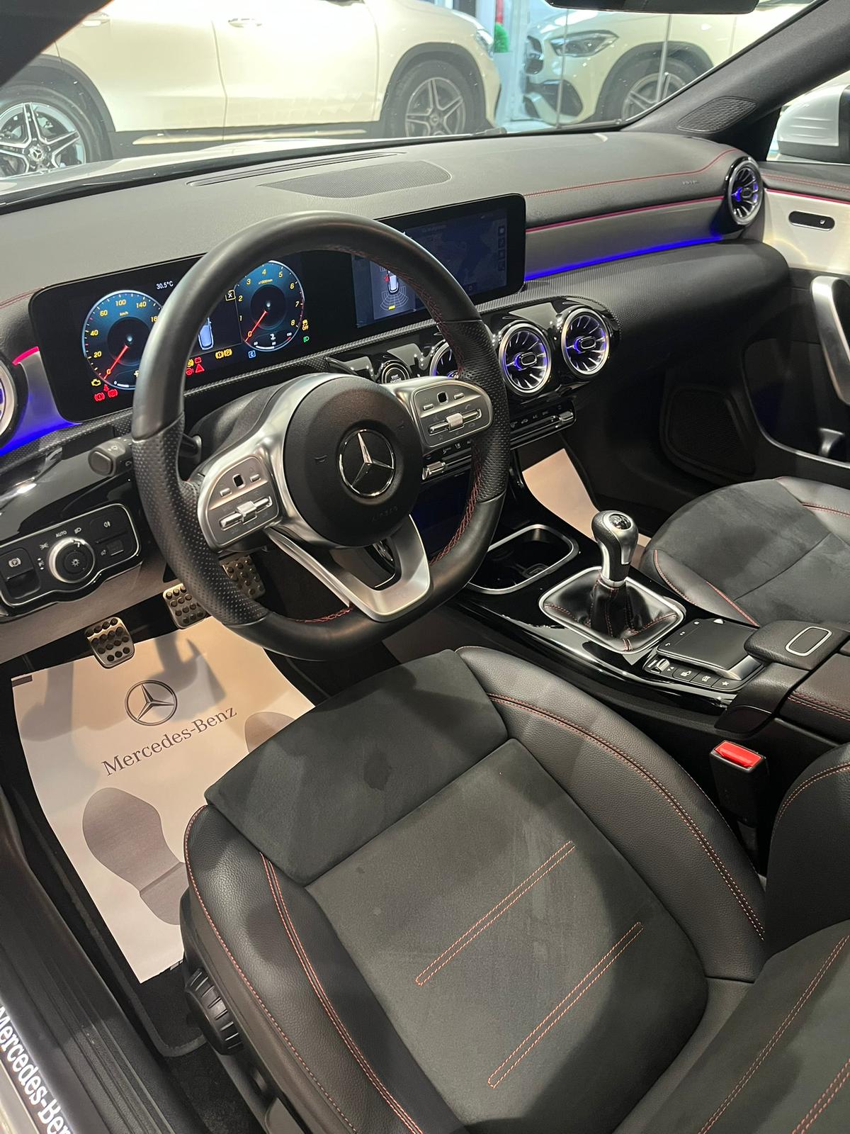 MERCEDES-BENZ CLA 180 Shooting Brake