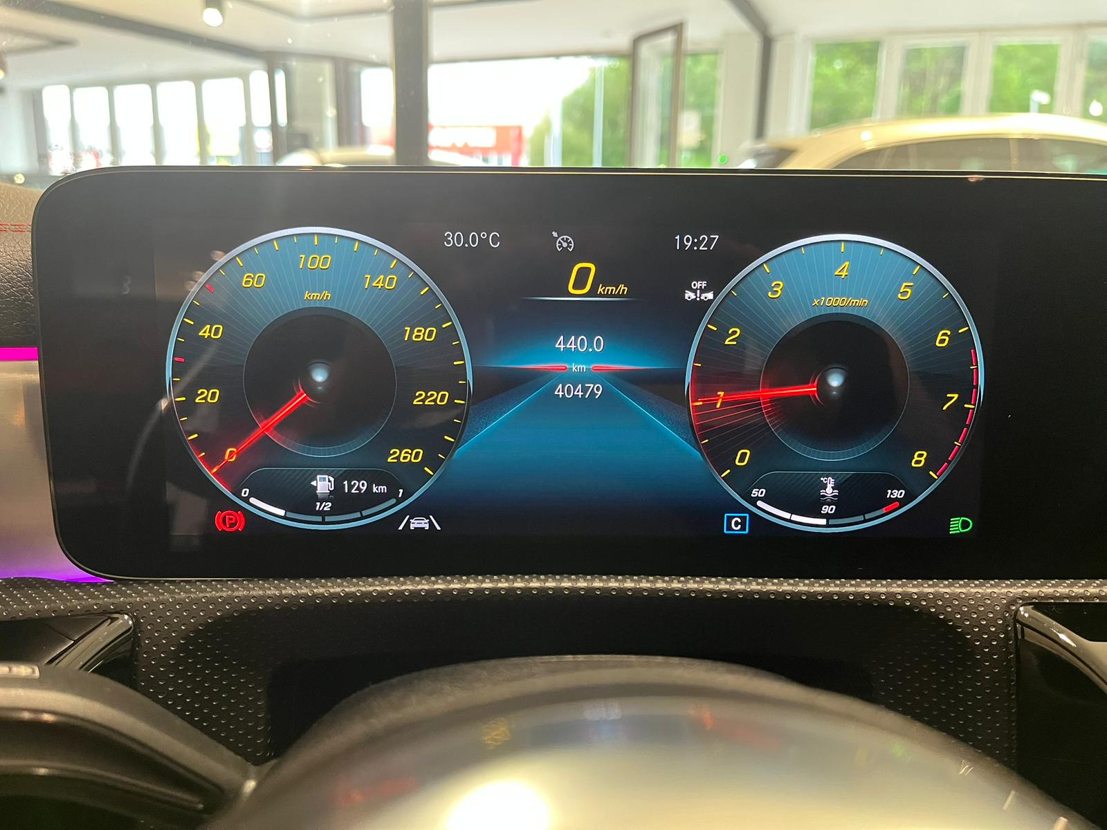 MERCEDES-BENZ CLA 180 Shooting Brake