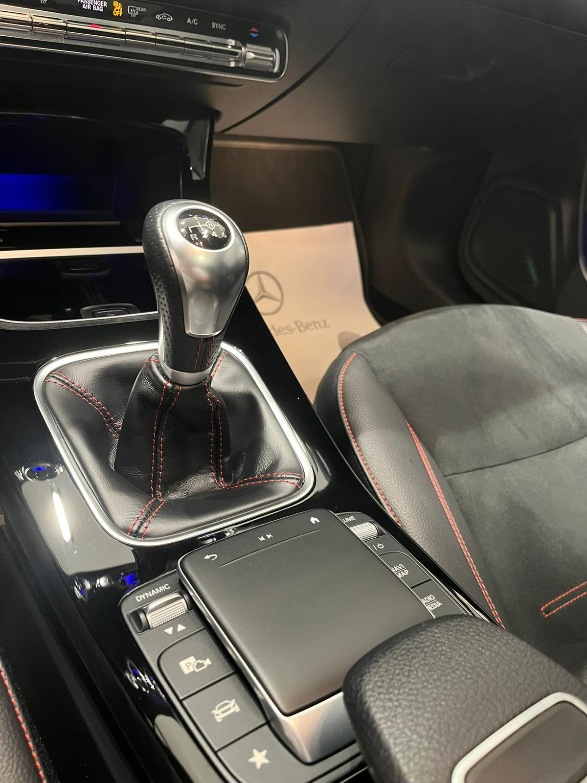 MERCEDES-BENZ CLA 180 Shooting Brake