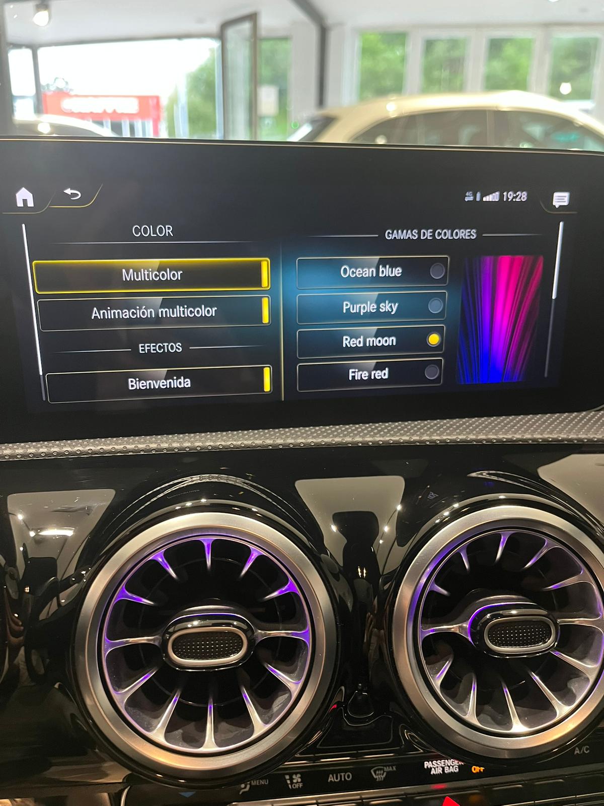 MERCEDES-BENZ CLA 180 Shooting Brake