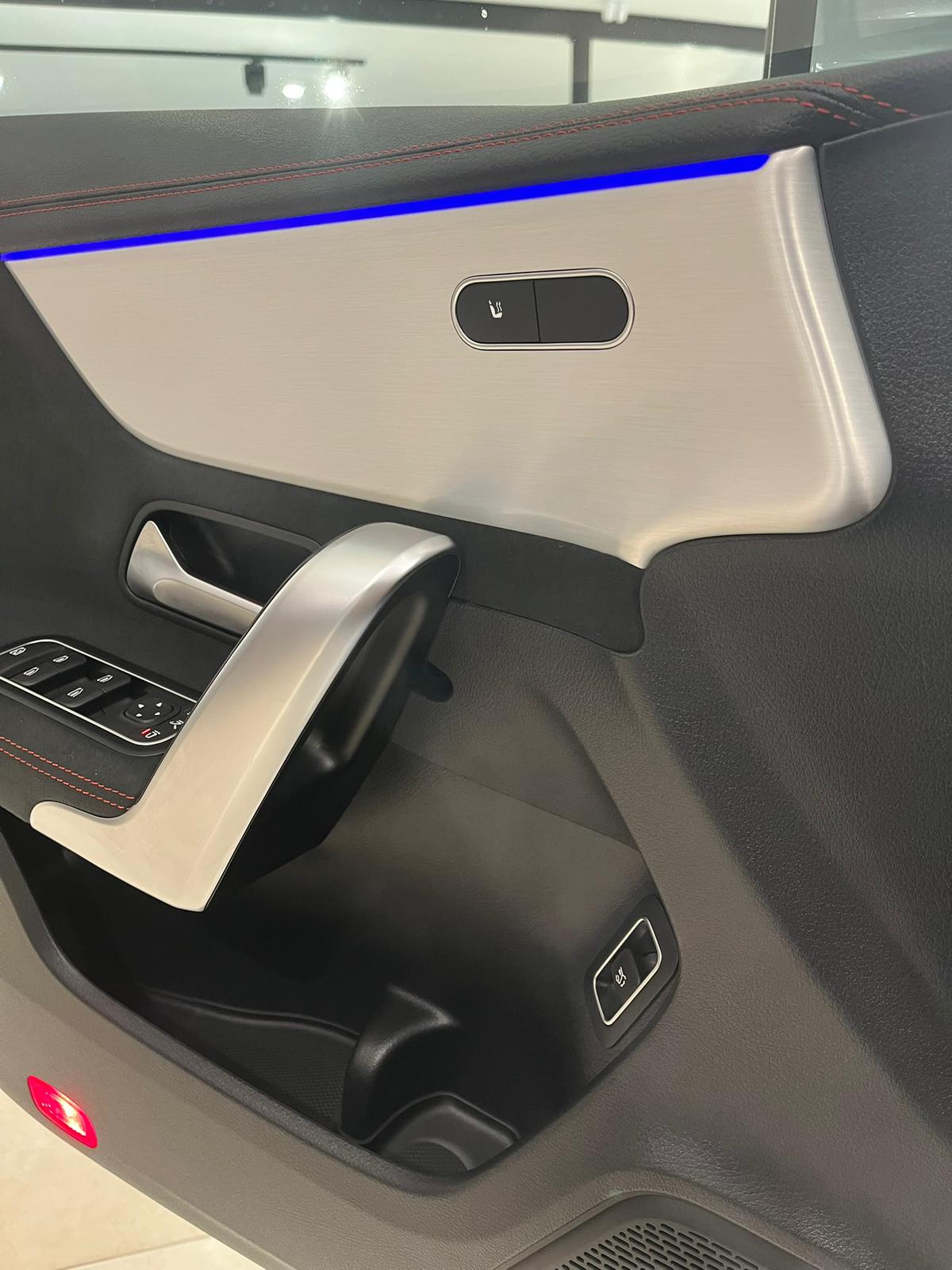 MERCEDES-BENZ CLA 180 Shooting Brake