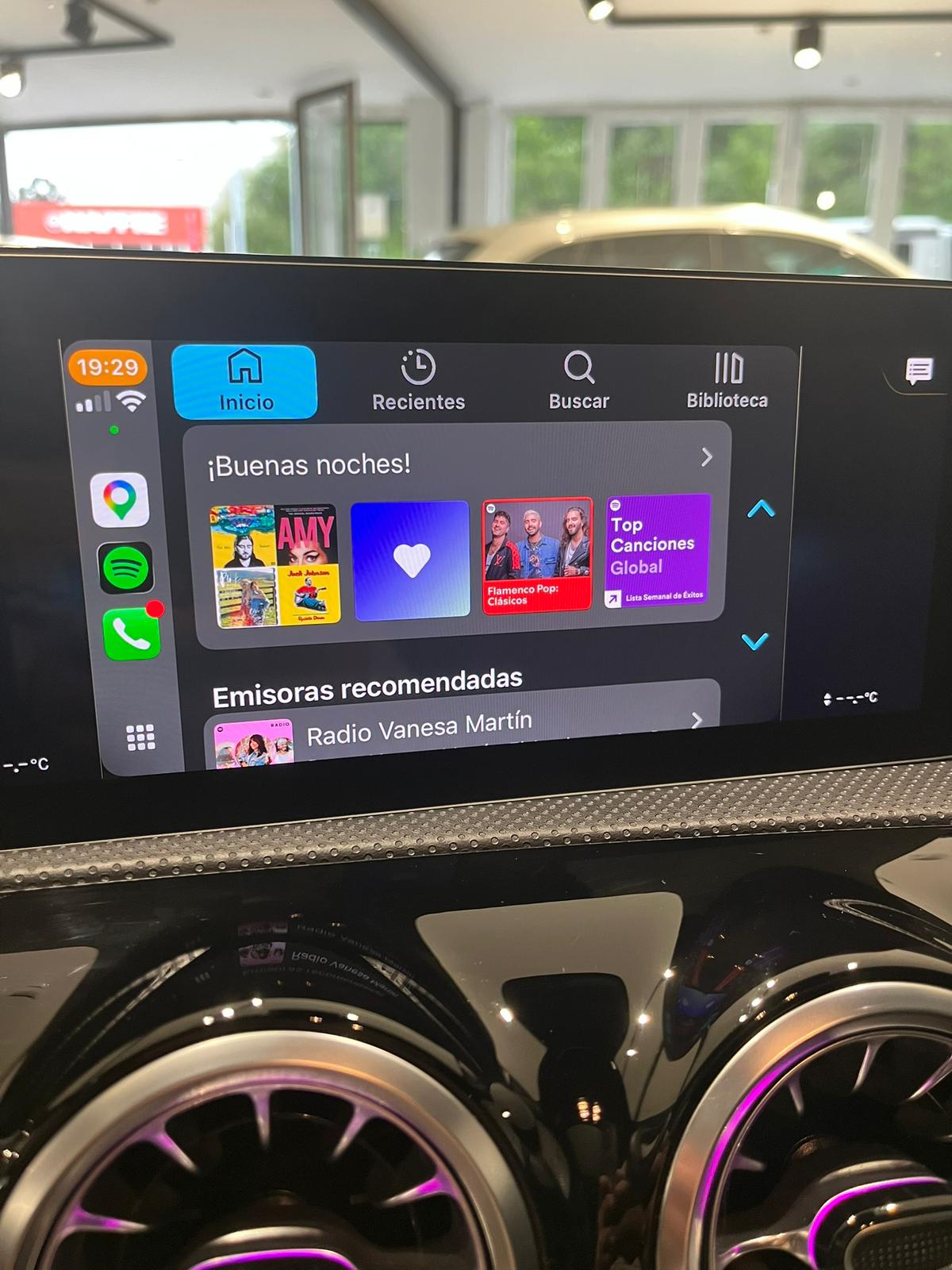 MERCEDES-BENZ CLA 180 Shooting Brake