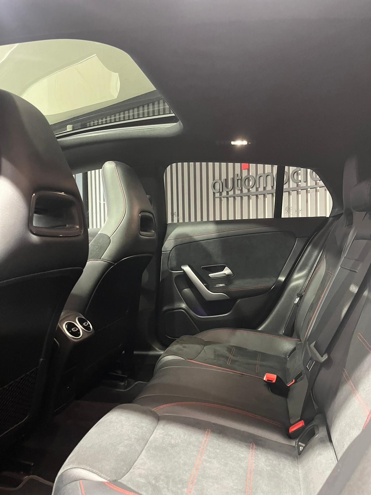 MERCEDES-BENZ CLA 180 Shooting Brake